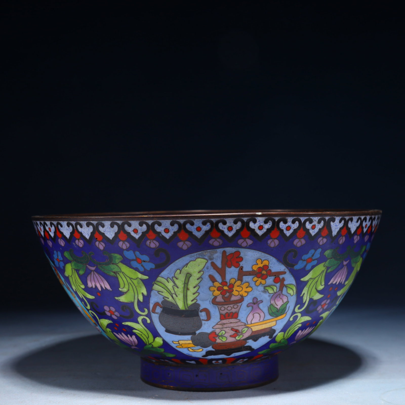 An Exquisite Cloisonne Flower Pattern Bowl: An Exquisite Cloisonne Flower Pattern Bowl,Qing Dynasty,China,Qianlong Four-character Mark,Size:4.3inx8.9inx8.9in,Weight:1000g 景泰蓝花卉纹碗,中国