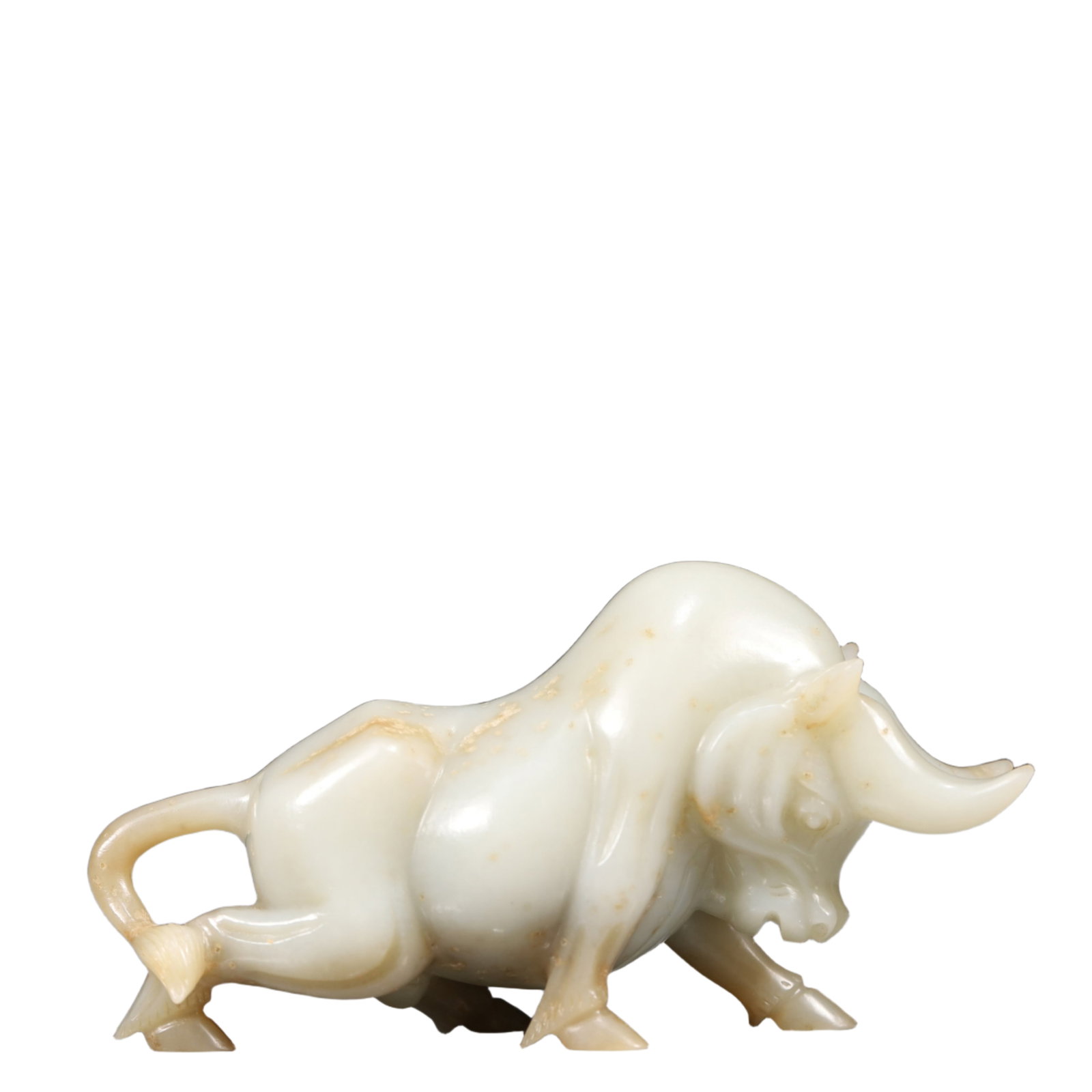 An Exquisite White Jade Buffalo Ornament: An Exquisite White Jade Buffalo Ornament,Qing Dynasty, China,Size:4.3inx1.2inx2.2in,Weight:150g 白玉牛摆件,中国清代