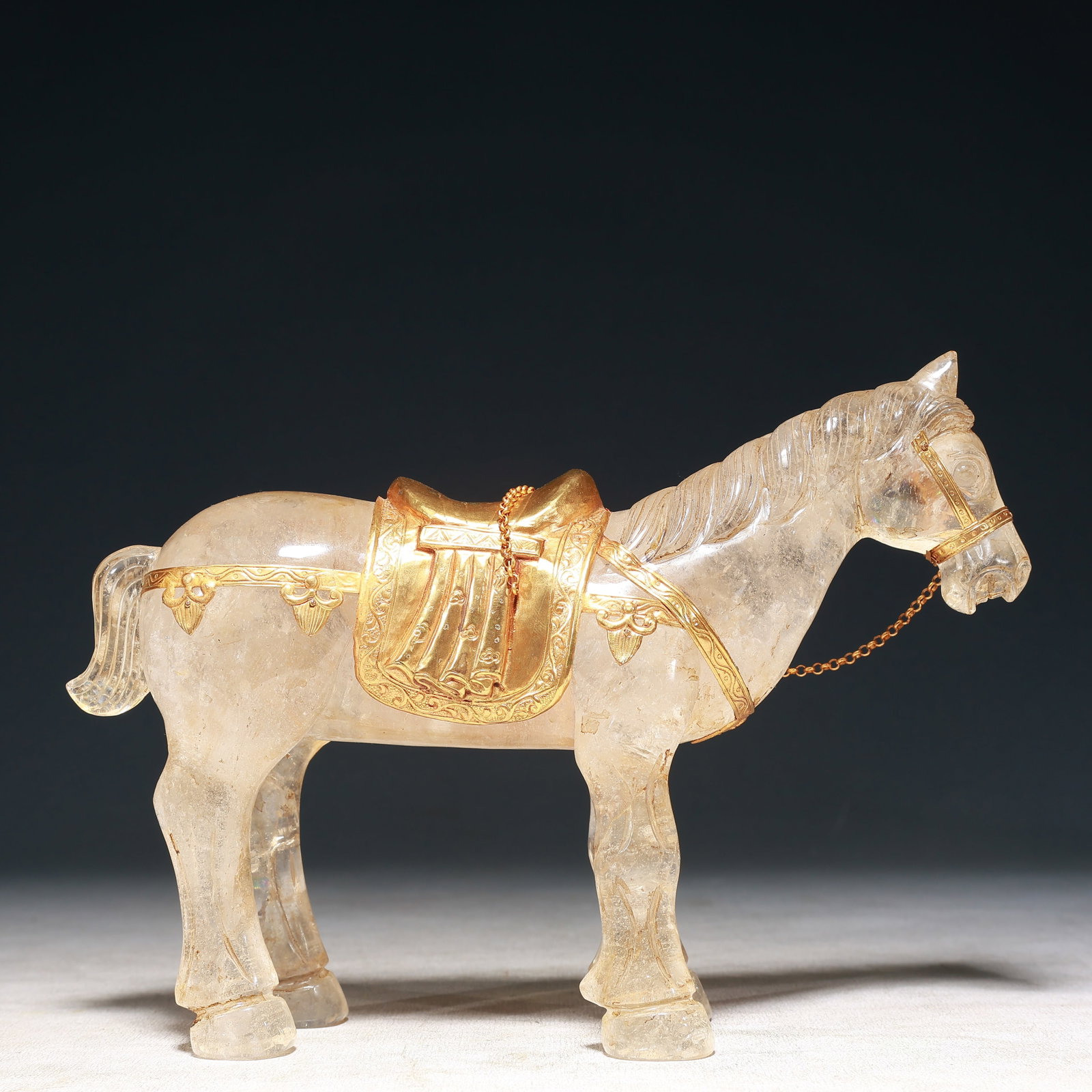 An Exquisite Crystal Cover with Gold Horse Ornament: An Exquisite Crystal Cover with Gold Horse Ornament,Qing Dynasty, China,Size:9.1inx2.4inx6.3in,Weight:1350g 水晶包金马摆件,中国清代