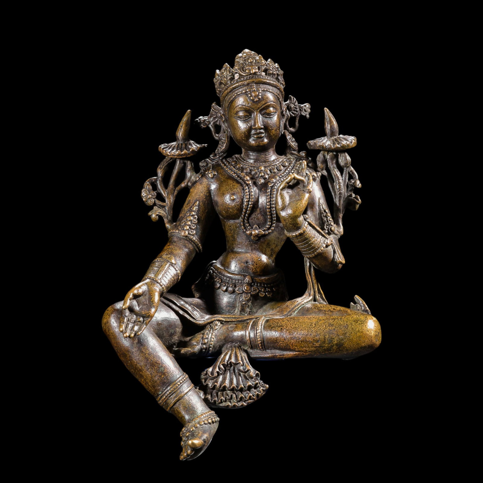A Solemn Alloy Copper Statue of Tara: A Solemn Alloy Copper Statue of Tara,Qing Dynasty,China,Size:7.1inx4.7inx11.8in,Weight:2350g 合金铜度母像,中国清代