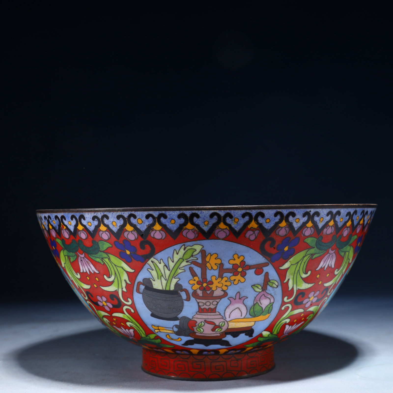 An Exquisite Cloisonne Flower Pattern Bowl: An Exquisite Cloisonne Flower Pattern Bowl,Qing Dynasty,China,Qianlong Four-character Mark,Size:4.3inx8.9inx8.9in,Weight:1000g 景泰蓝花卉纹碗,中国