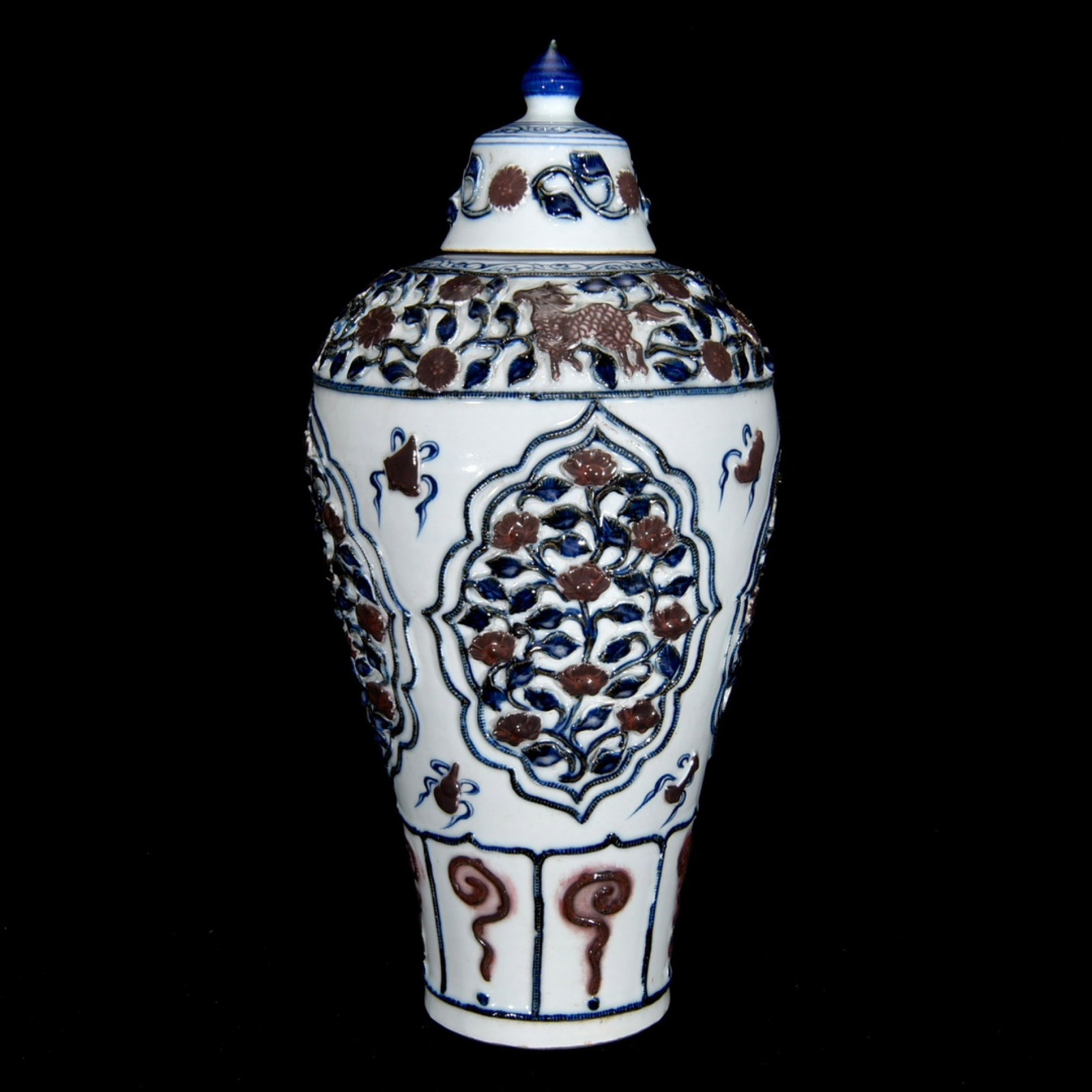 A Huge Blue and White Underglaze-Red Flower,Kylin and Phoenix Pattern Bottle: A Huge Blue and White Underglaze-Red Flower,Kylin and Phoenix Pattern Bottle,Yuan Dynasty, China,Size:15.7inx7.9in 青花釉里红花卉麒麟凤ń