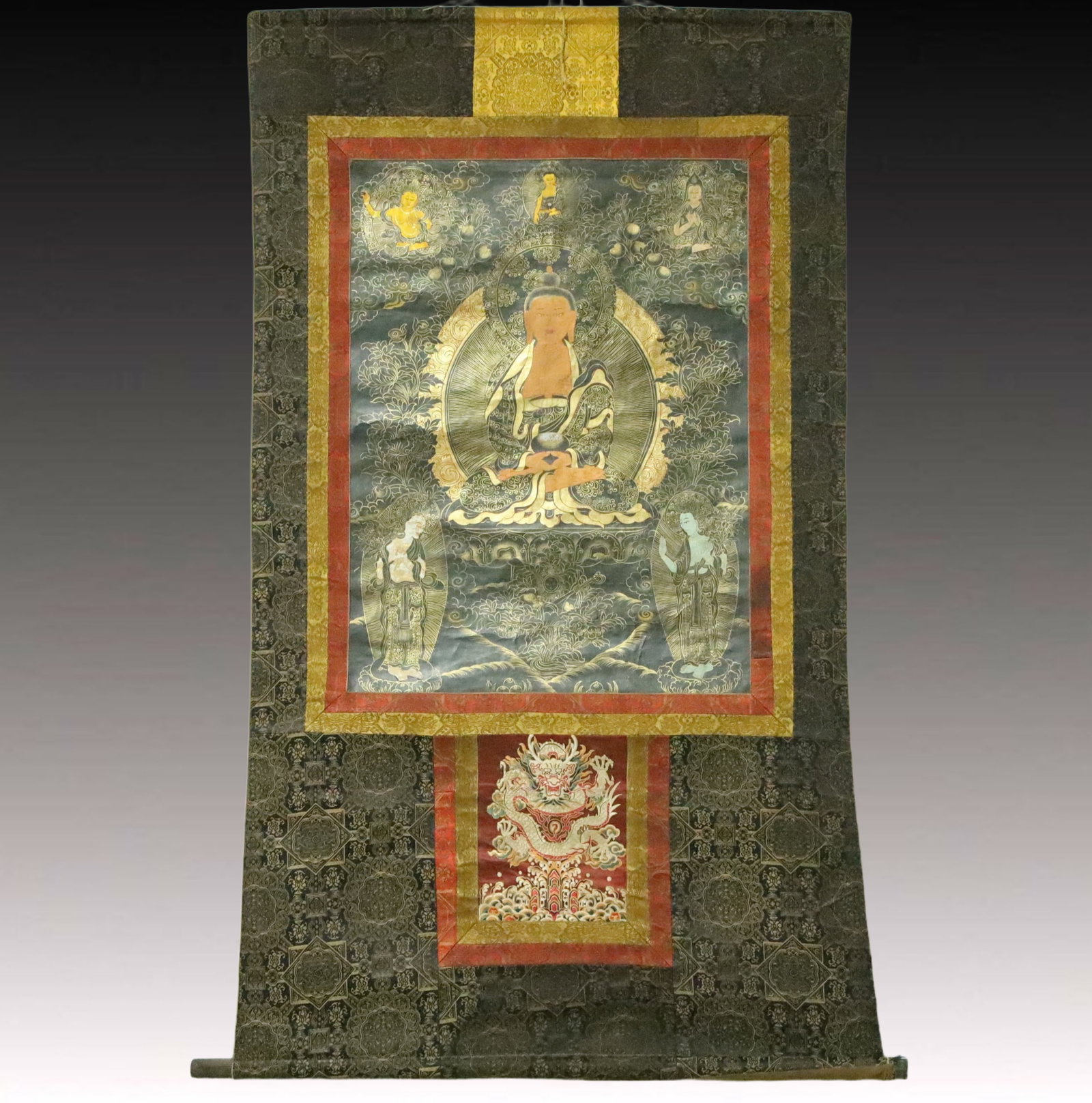 A Rare Brocade Painted Color Statue of Sakyamuni Tangka: A Rare Brocade Painted Color Statue of Sakyamuni Tangka,Qing Dynasty, China,Size:37inx62.2in 织锦彩绘释迦摩尼像唐卡,中国&#