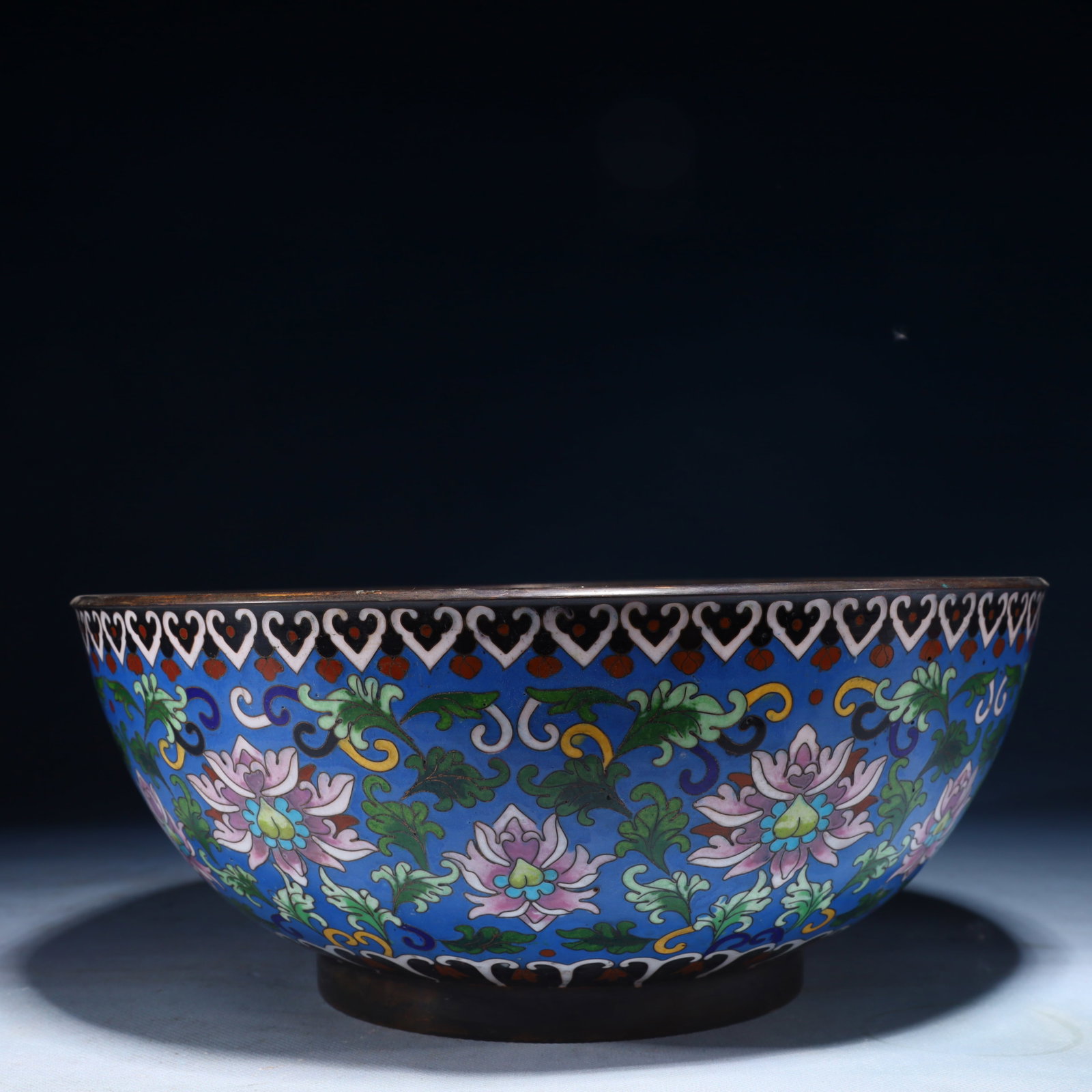 An Exquisite Cloisonne Flower Pattern Bowl: An Exquisite Cloisonne Flower Pattern Bowl,Qing Dynasty,China,Size:4.7inx11inx11in,Weight:1950g 景泰蓝花卉纹碗,中国清代