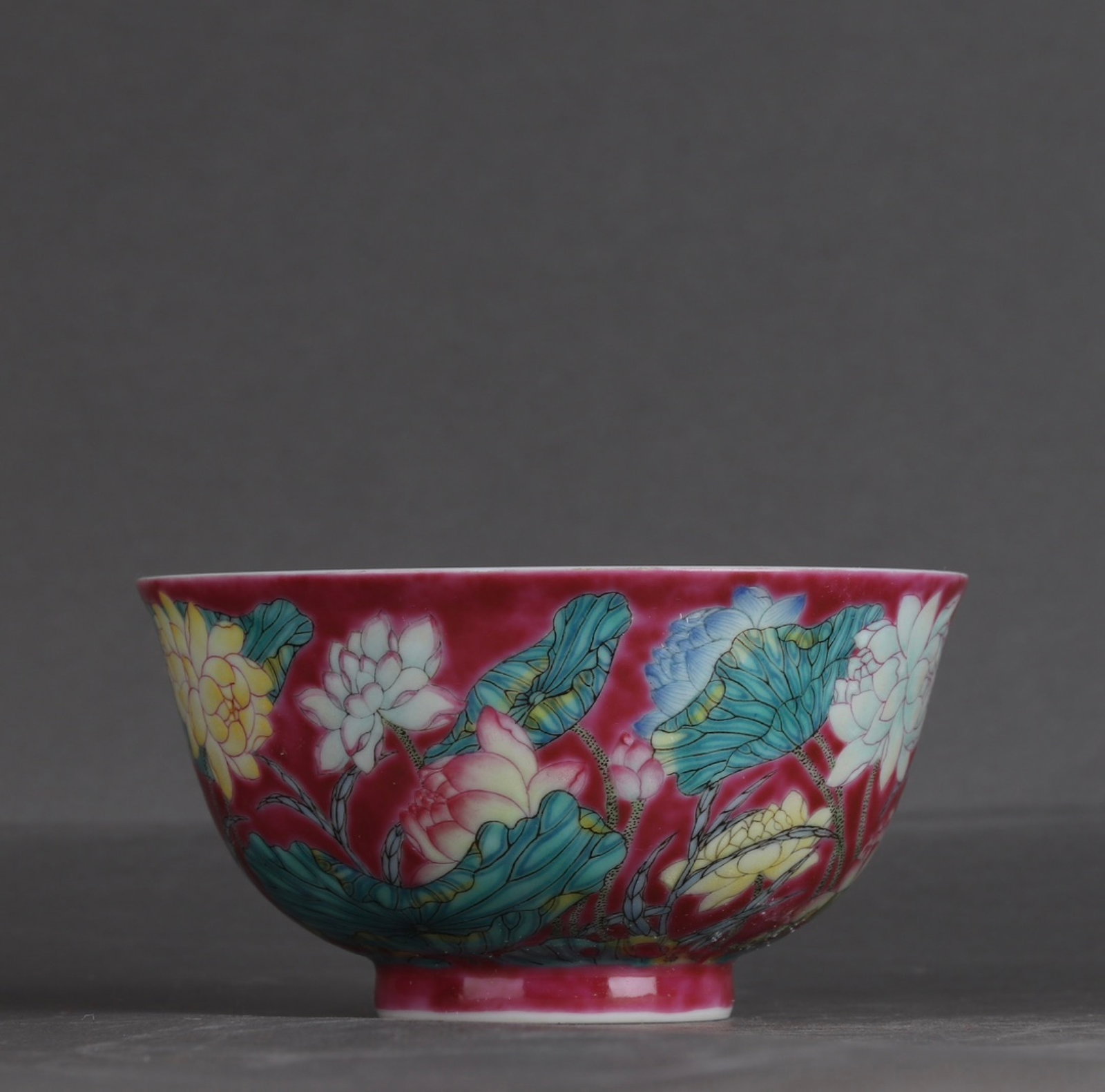 An Exquisite Enamel Ruby Red-Glazed Flower Pattern Bowl - 2