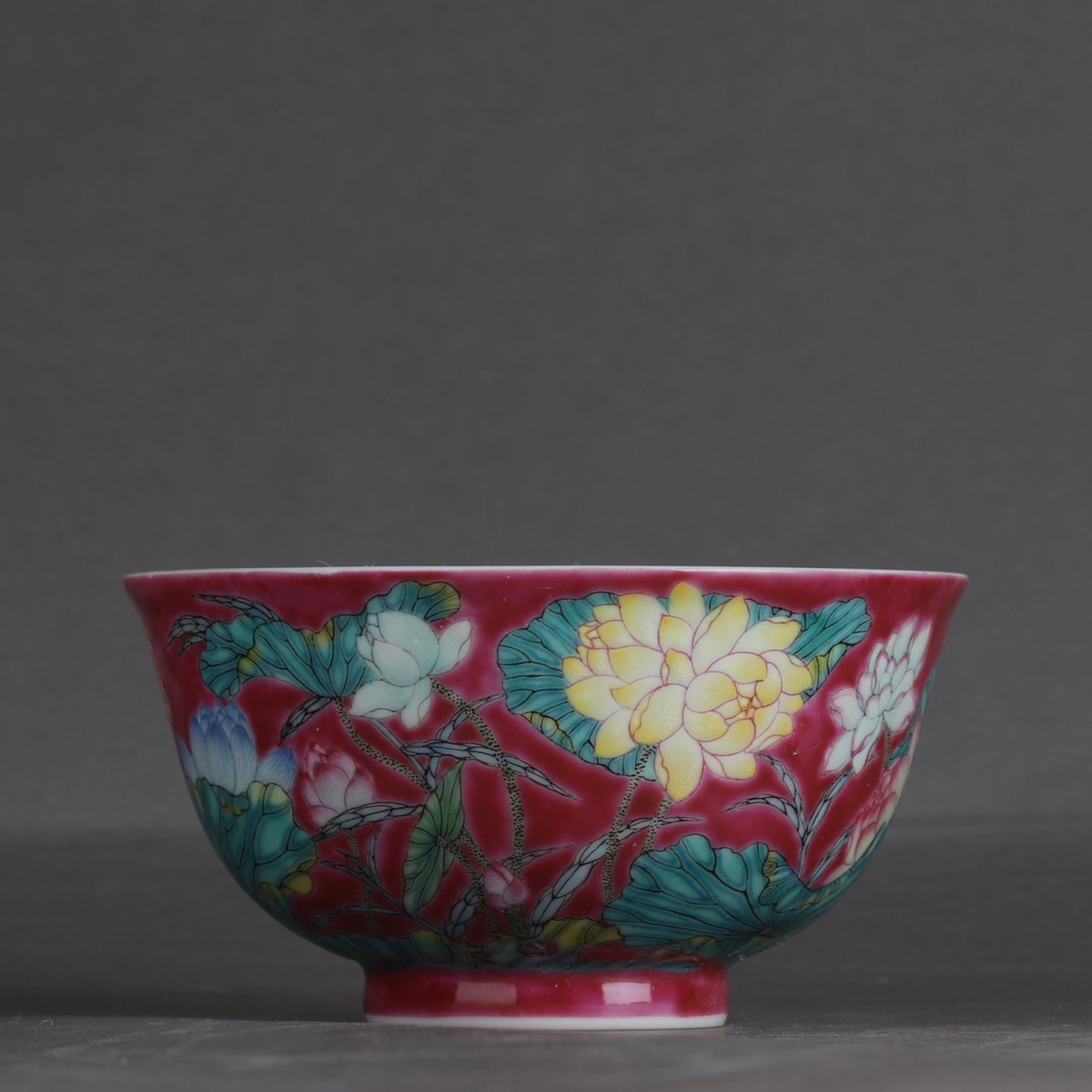 An Exquisite Enamel Ruby Red-Glazed Flower Pattern Bowl - 3