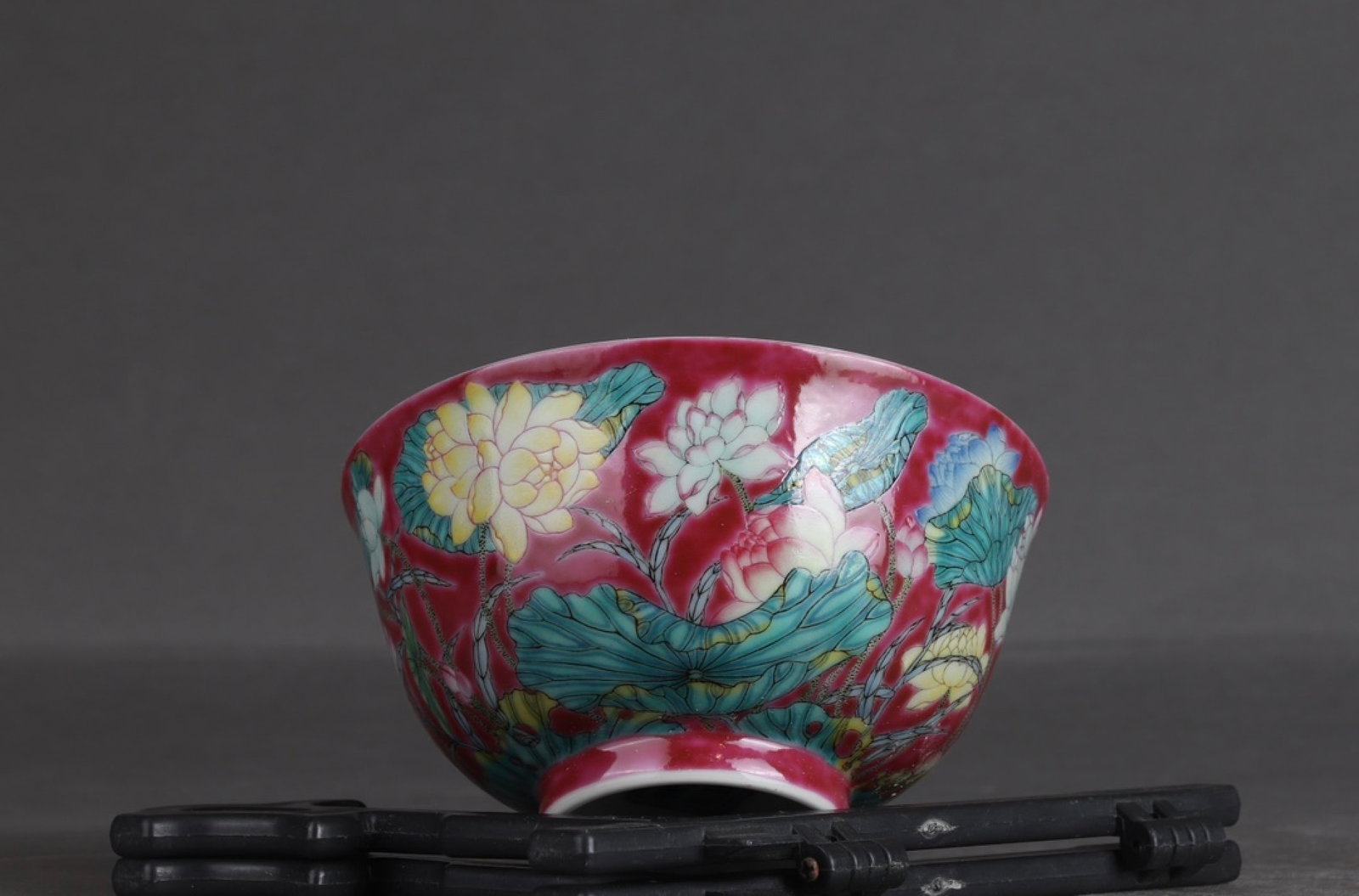 An Exquisite Enamel Ruby Red-Glazed Flower Pattern Bowl - 6