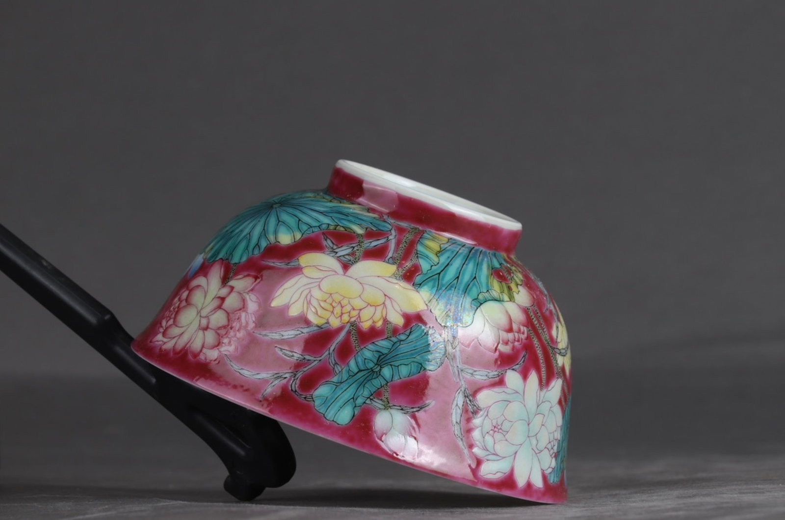 An Exquisite Enamel Ruby Red-Glazed Flower Pattern Bowl - 7