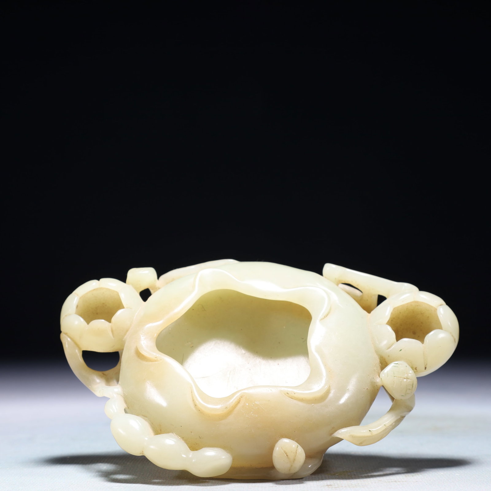 An Exquisite White Jade Flower Pattern Brush Washer: An Exquisite White Jade Flower Pattern Brush Washer,Qing Dynasty,China,Size:5.5inx3.5inx1.2in,Weight:315.6g 白玉花卉纹笔洗,中国清代