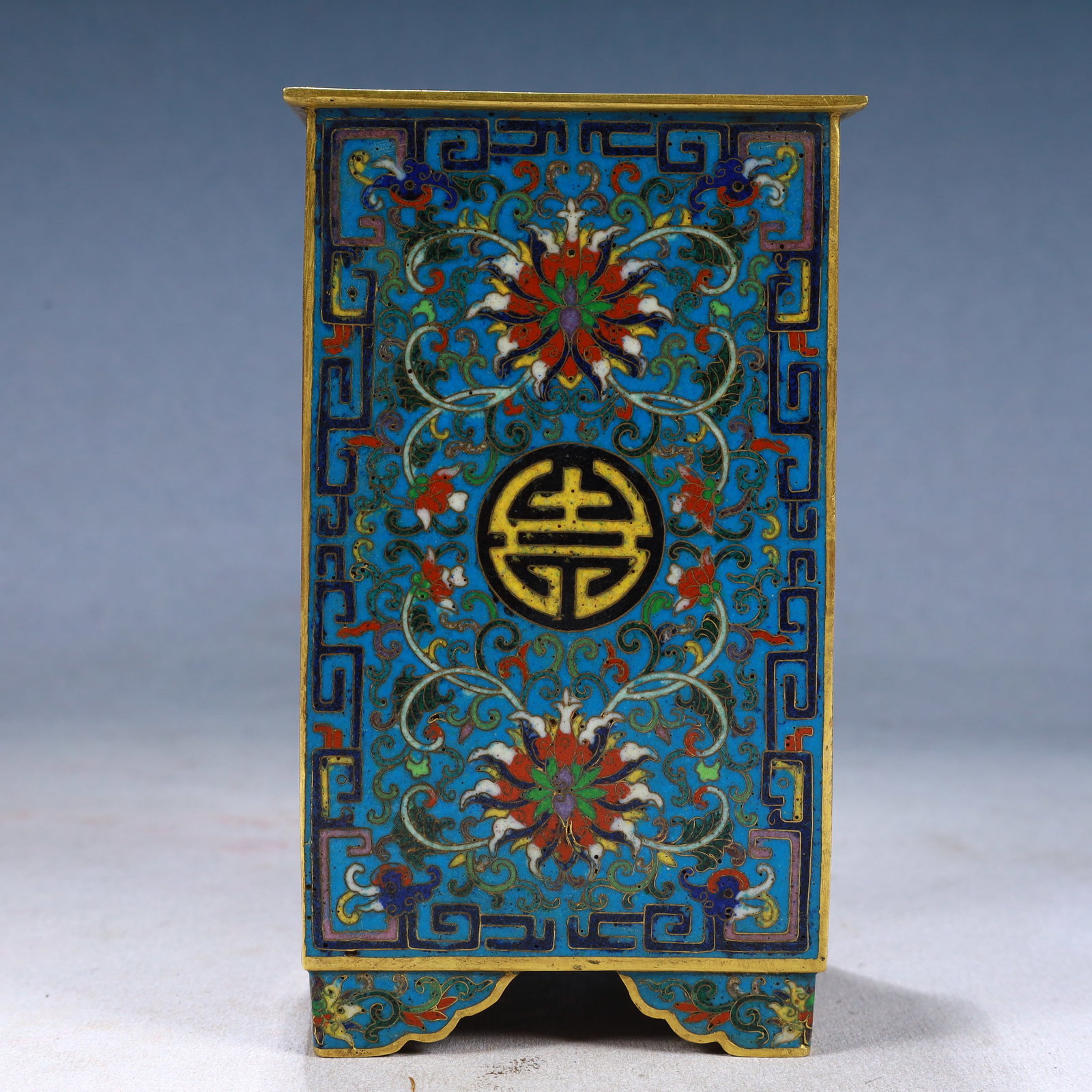 An Exquisite Cloisonne Lotus Pattern Brush Pot: An Exquisite Cloisonne Lotus Pattern Brush Pot,Qing Dynasty, China,Qianlong Four-character Mark,Size:3.5inx5.9in,Weight:850g 景泰蓝缠枝莲纹笔筒,&#