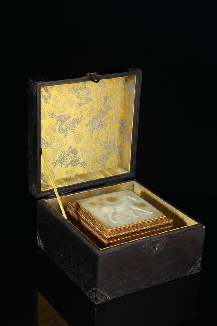 An Exquisite White Jade Dragon Pattern Seal,With Filigree and Gilding Inlaid White Jade Horse: An Exquisite White Jade Dragon Pattern Seal,With Filigree and Gilding Inlaid White Jade Horse Pattern Box with Cover,Qing Dynasty,China,Size:2.6inx3.5inx3.5in,Weight:948g