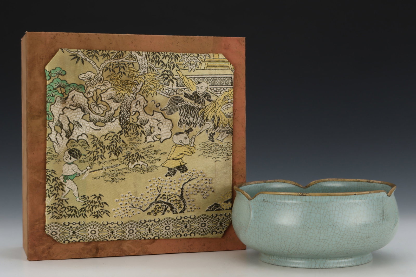 An Exquisite Ru yao Sky Blue Glazed Cover with Gold Brush Washer,with an Imperial Poem by Emperor: An Exquisite Ru yao Sky Blue Glazed Cover with Gold Brush Washer,with an Imperial Poem by Emperor Qianlong,Song Dynasty,China,Size:3.5inx7.9in 汝窑天蓝釉金口&