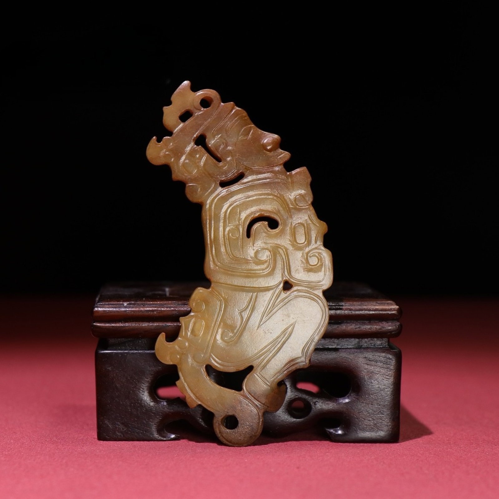 An Exquisite White Jade Figure Ornament: An Exquisite White Jade Figure Ornament,Qing Dynasty,China,Size:3.7inx1.7inx0.2in,Weight:37g 白玉人物摆件,中国清代