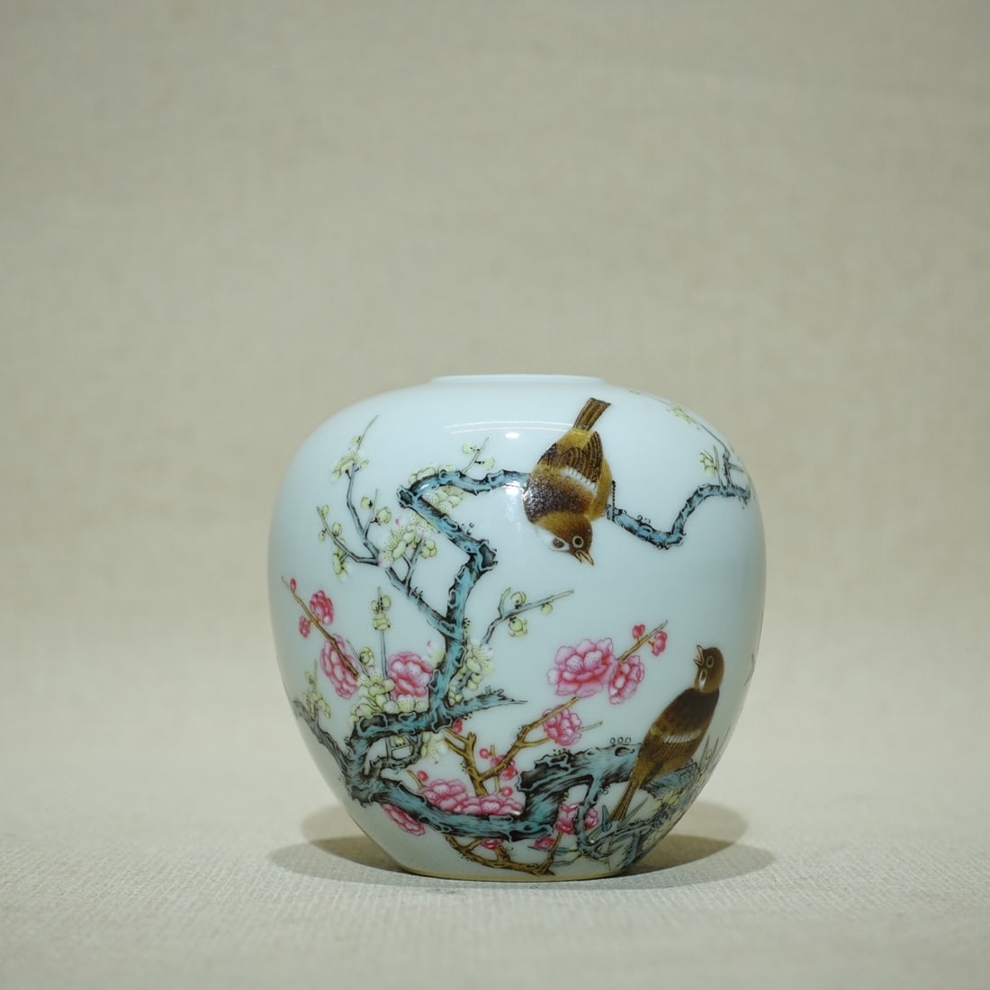 An Exquisite Famille-Rose Flower and Bird Pattern Water Pot: An Exquisite Famille-Rose Flower and Bird Pattern Water Pot,Qing Dynasty,China,Yongzheng Four-character Mark,Size:3.1inx3.1in