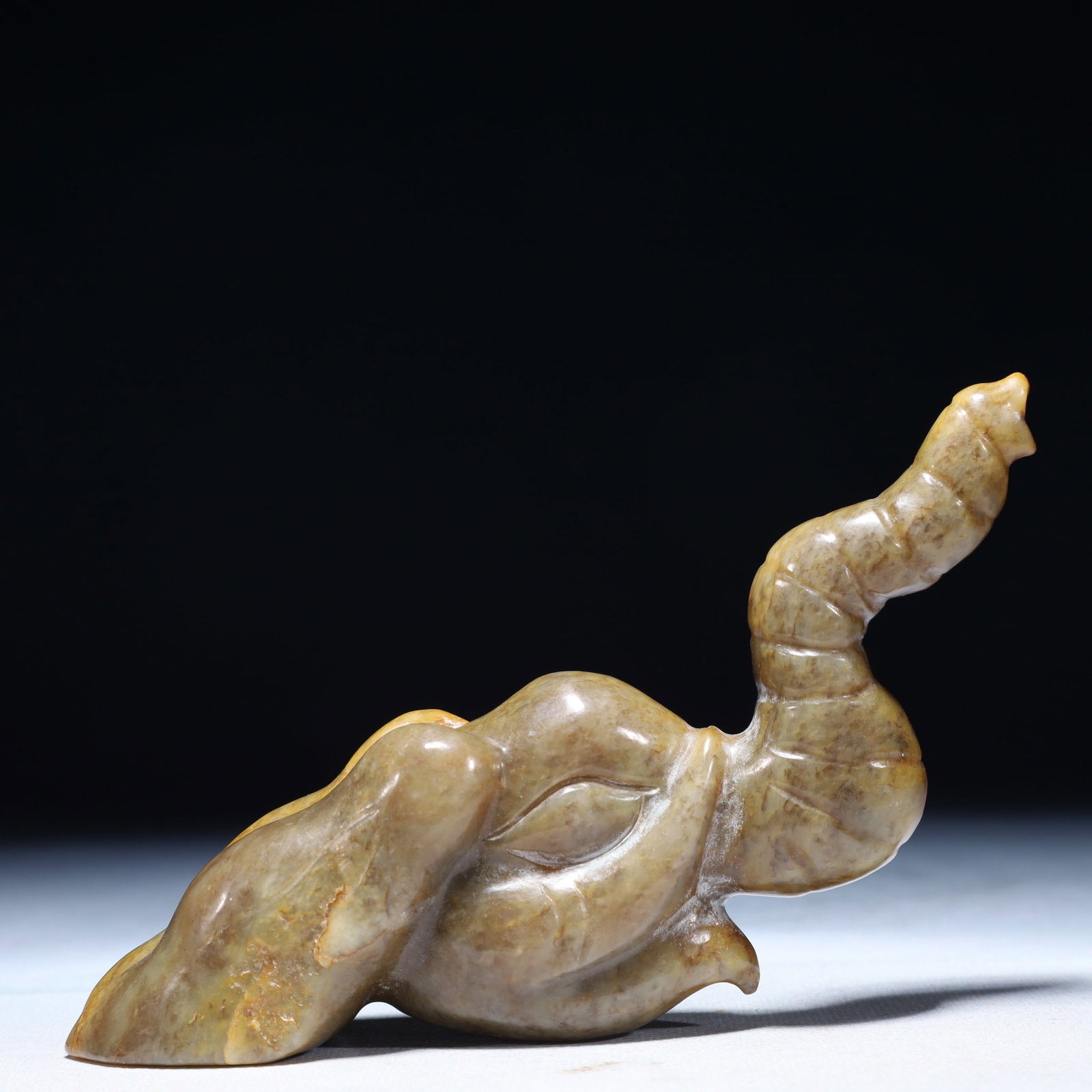 An Archaic Hongshan Culture Greenish Jade Elephant Ornament: An Archaic Hongshan Culture Greenish Jade Elephant Ornament,Ancient Time,China,Size:7.1inx1.6inx3.9in,Weight:400g 红山文化青白玉象摆件,È
