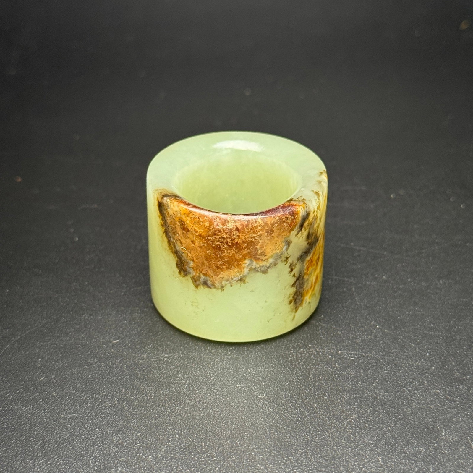 An Exquisite Yellow Jade Thumb Ring: An Exquisite Yellow Jade Thumb Ring,Qing Dynasty,China,Size:0.9inx1.4inx1.1in,Weight:45g 黄玉扳指,中国清代