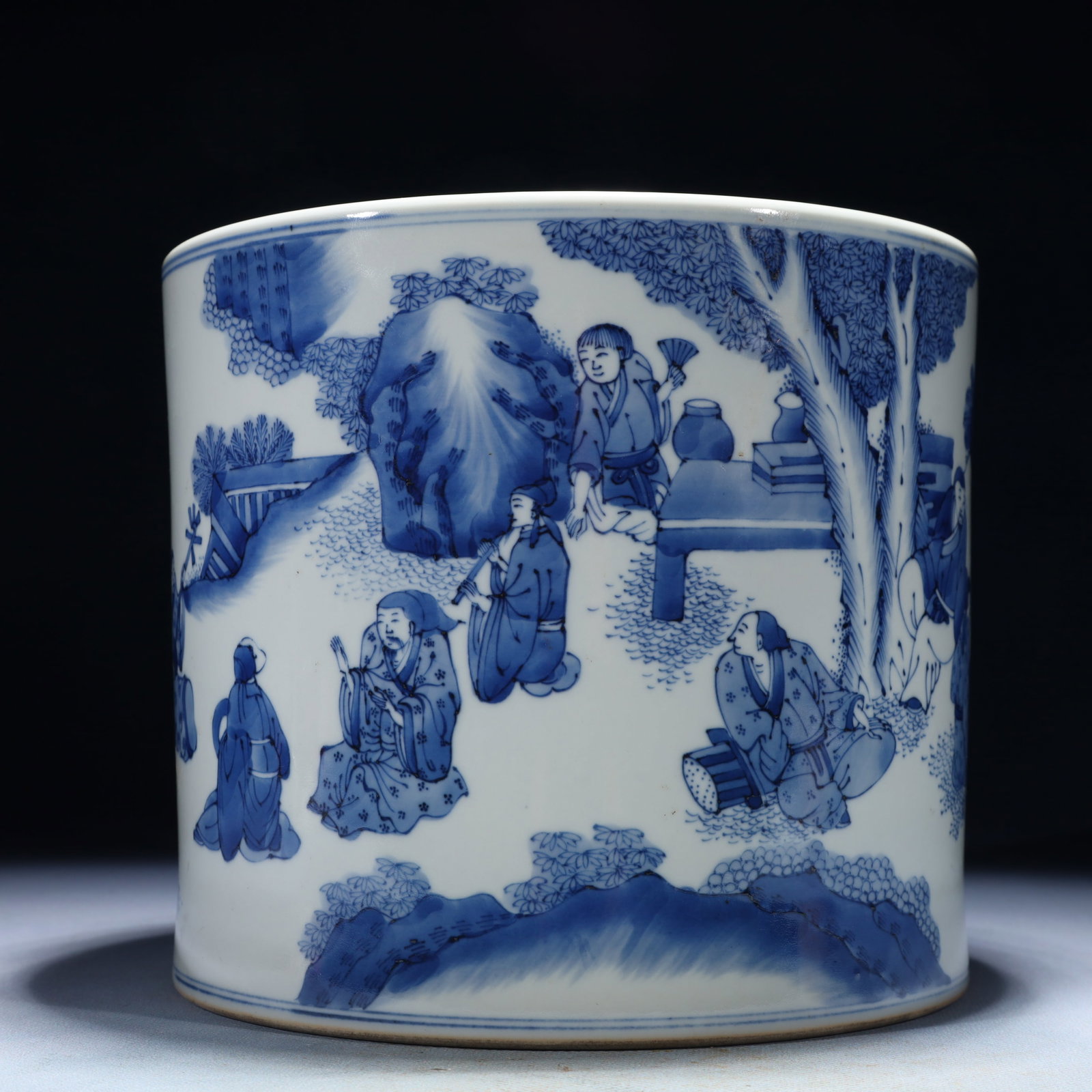 An Exquisite Blue and White Character and Story Pattern Vat: An Exquisite Blue and White Character and Story Pattern Vat,Qing Dynasty,China,Kangxi Six-character Mark,Size:7.9inx6.9in,Weight:2450g 青花人物故事纹缸,
