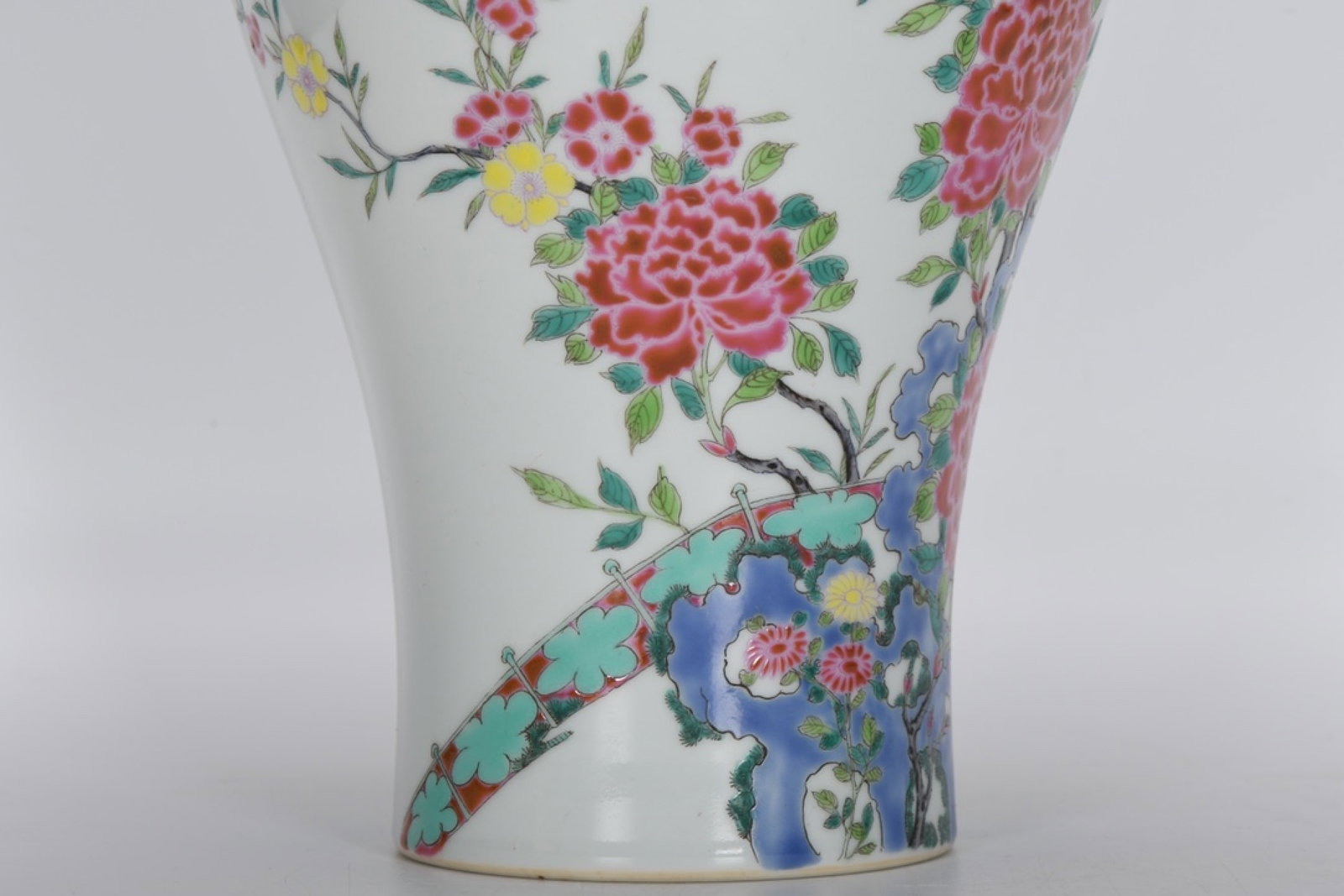 A Rare Enamel Flower Pattern Vase - 4