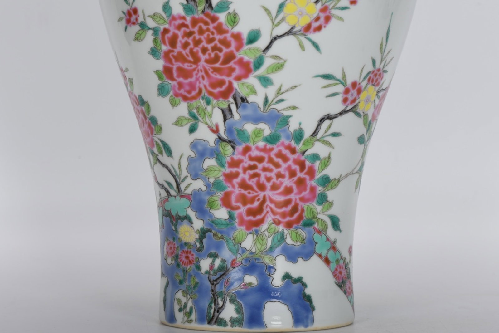 A Rare Enamel Flower Pattern Vase - 5