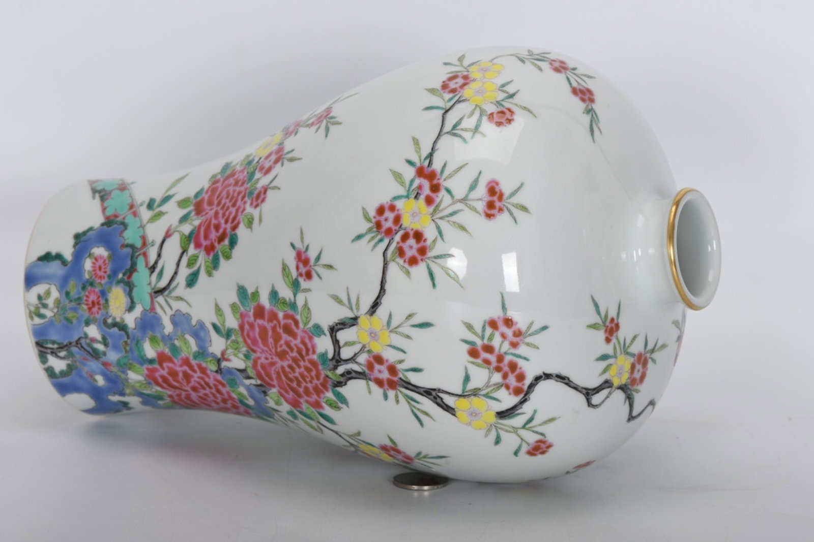 A Rare Enamel Flower Pattern Vase - 7