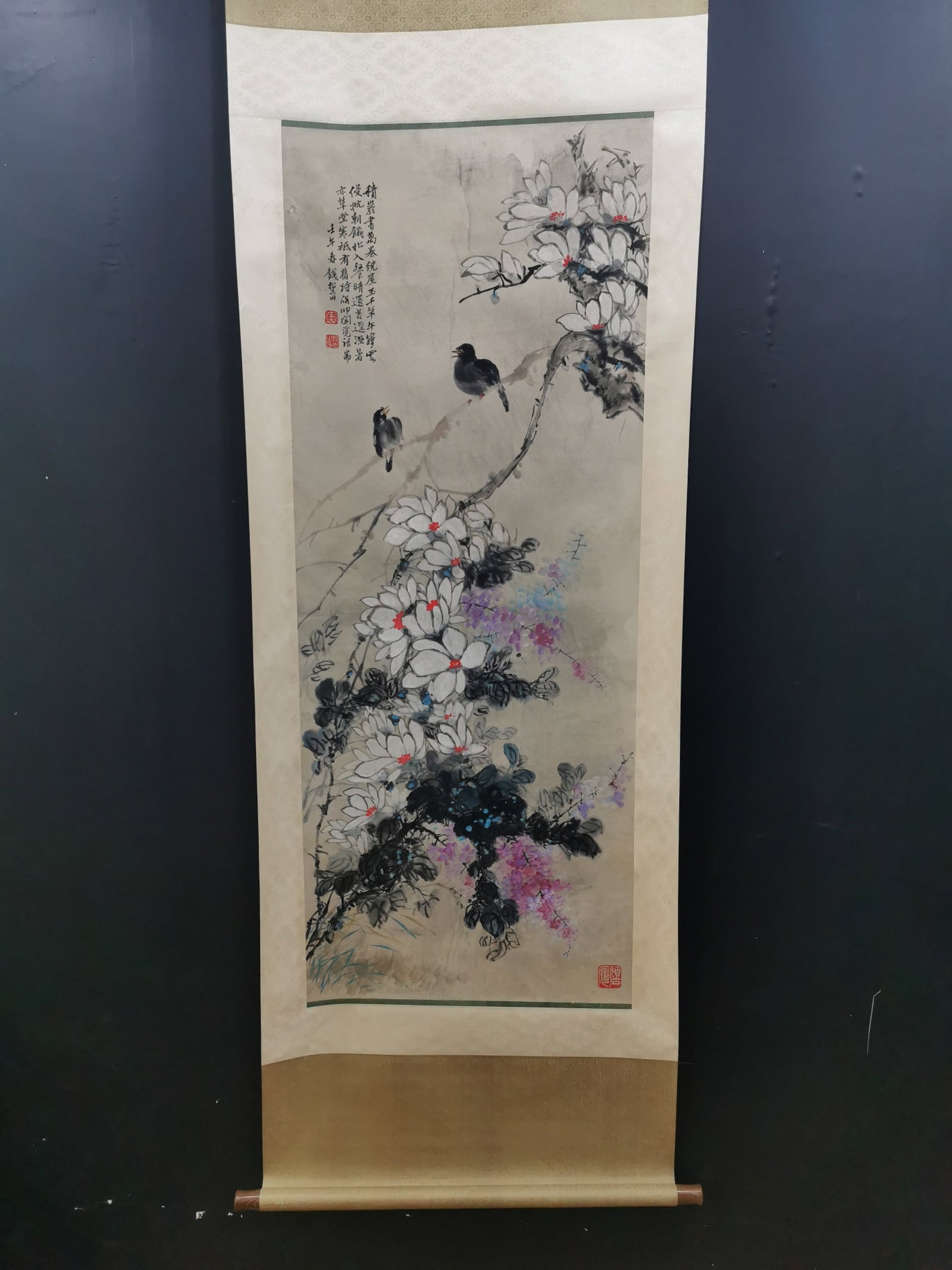 A Chinese Vertical Scroll Ink Painting of Flower and Bird on Paper: A Chinese Vertical Scroll Ink Painting of Flower and Bird on Paper,Qian Songyan,Size:53.9inx21.3in 一幅中国水墨花鸟画立轴,钱