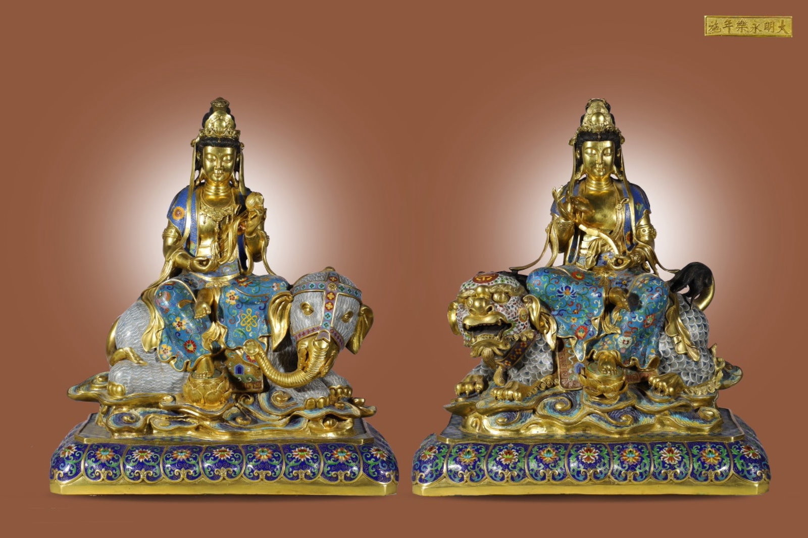 A Pair of Exquisite Cloisonne Lotus Pattern Statue of Bodhisattva Ornament: A Pair of Exquisite Cloisonne Lotus Pattern Statue of Bodhisattva Ornaments,Ming Dynasty,China,Yongle Six-character Mark,Size:19.7inx16.5inx9.8in,Weight:22000g 一对景泰蓝