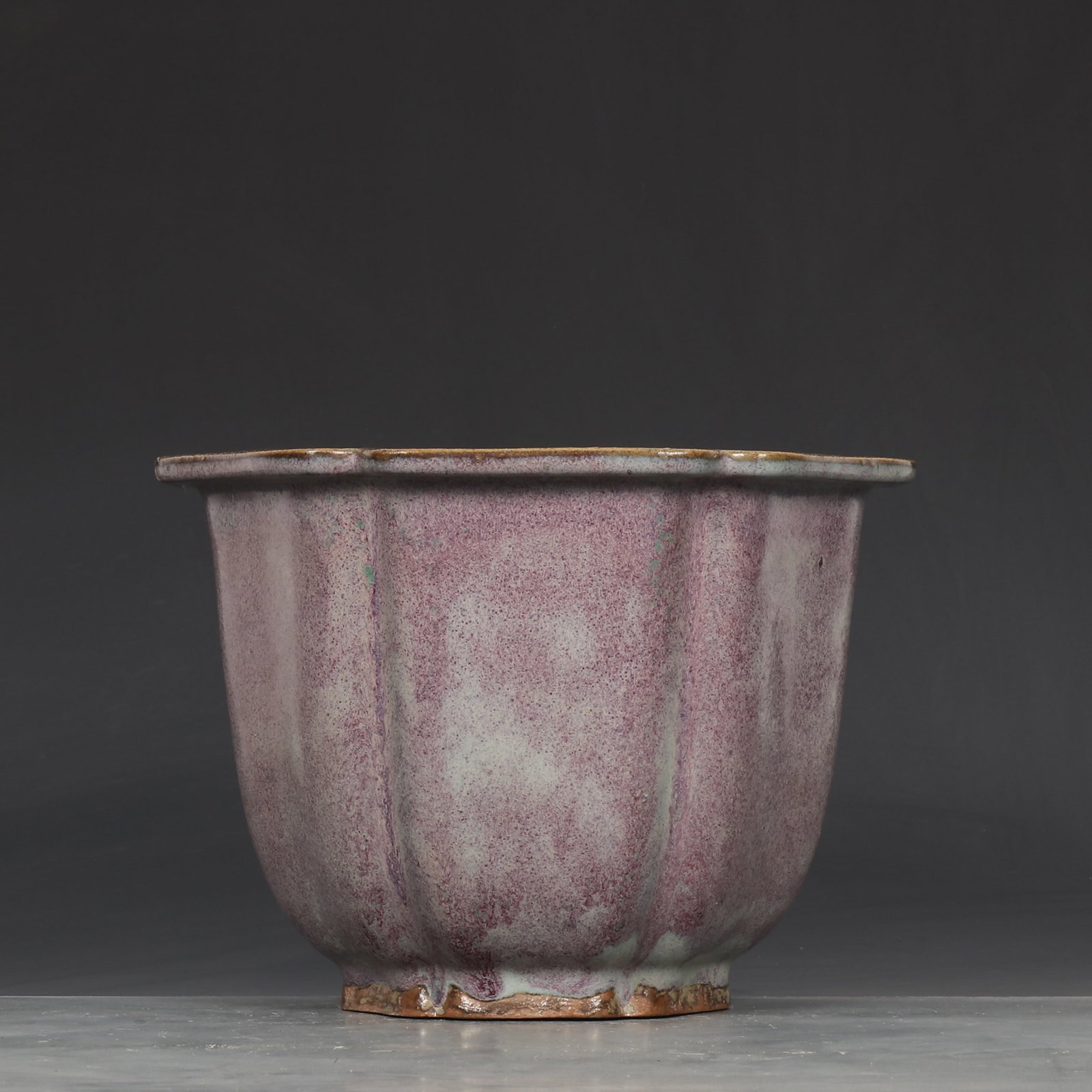 An Exquisite Jun yao Purple Glazed Flowerpot: An Exquisite Jun yao Purple Glazed Flowerpot,Song Dynasty,China,Size:6.9inx9.4in 钧窑紫釉花盆,中国宋代
