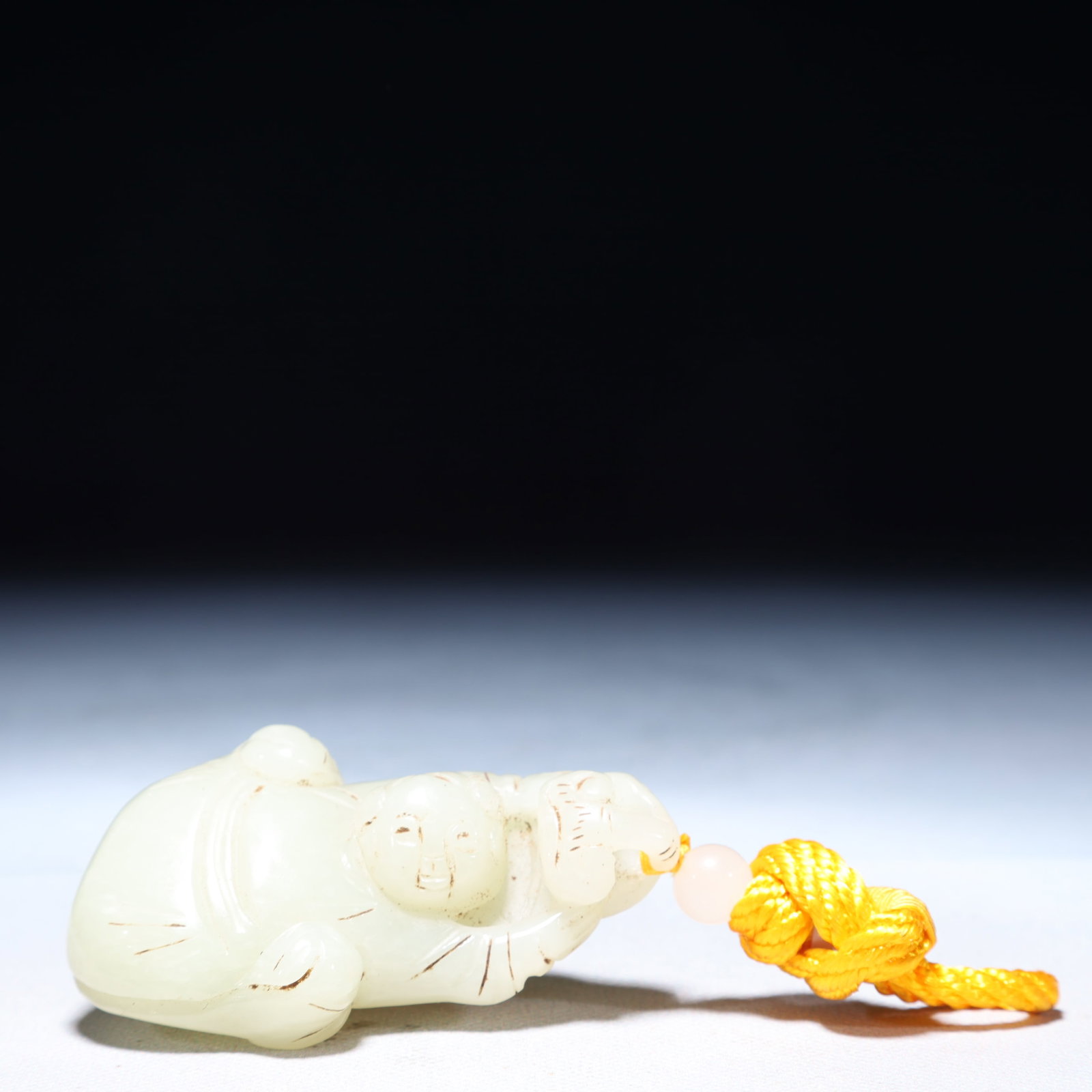 An Exquisite White Jade Figure Pendant: An Exquisite White Jade Figure Pendant,Qing Dynasty,China,Size:3inx1.8inx0.6in,Weight:102.9g 白玉人物挂件,中国清代