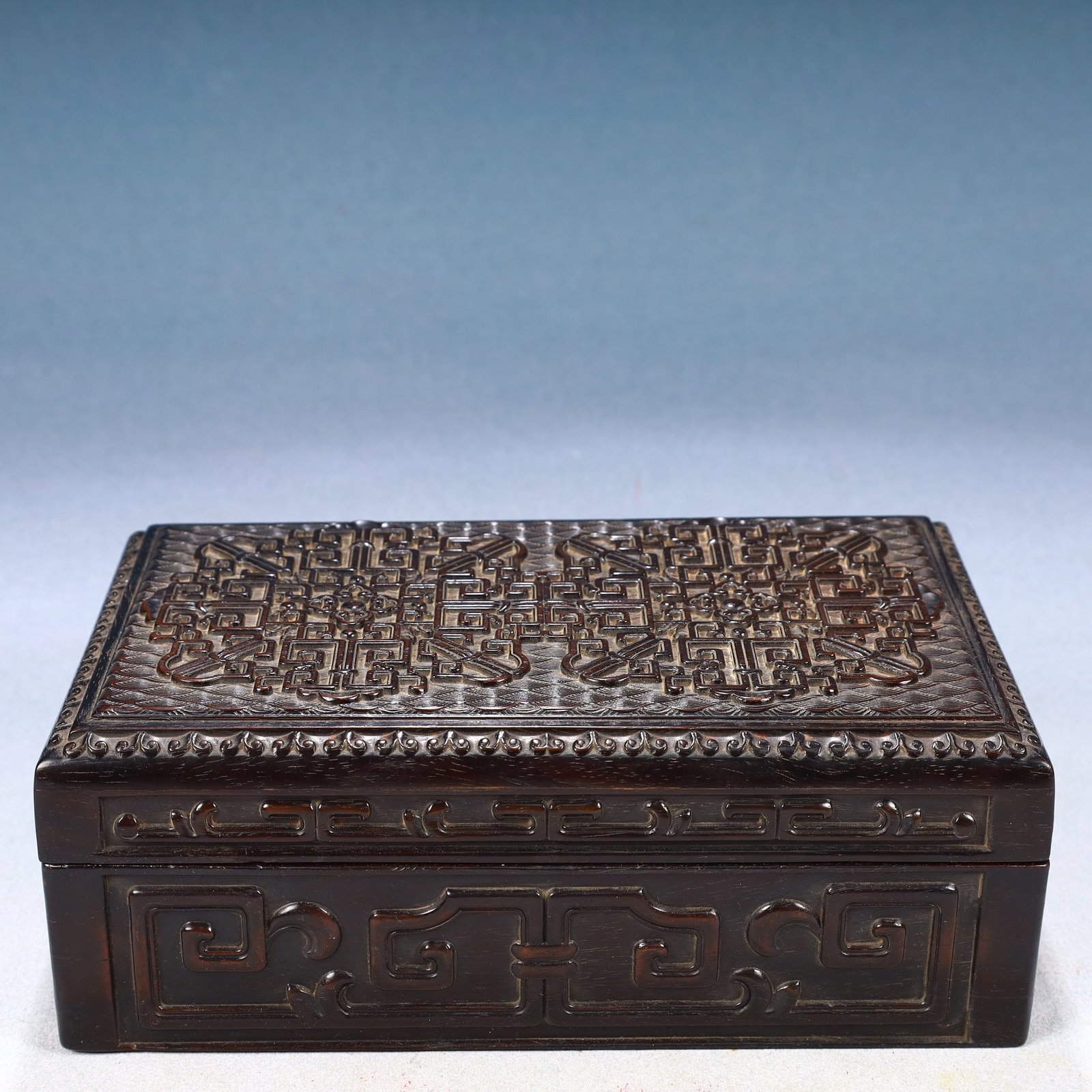 An Exquisite Zitanwood Seawater and Flower Pattern Cover Box: An Exquisite Zitanwood Seawater and Flower Pattern Cover Box,Qing Dynasty, China,Qianlong Four-character Mark,Size:8.7inx5.1inx3.1in,Weight:900g 紫檀木海水花卉