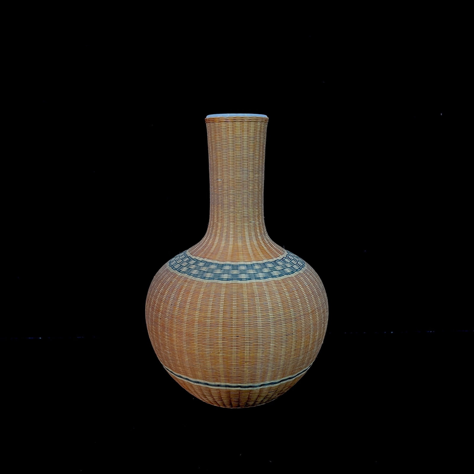 An Exquisite Bamboo Weaving Vase: An Exquisite Bamboo Weaving Vase,Qing Dynasty,China,Yongzheng Six-character Mark,Size:7.9inx5.5in 竹编瓶,中国清代,雍正六字款