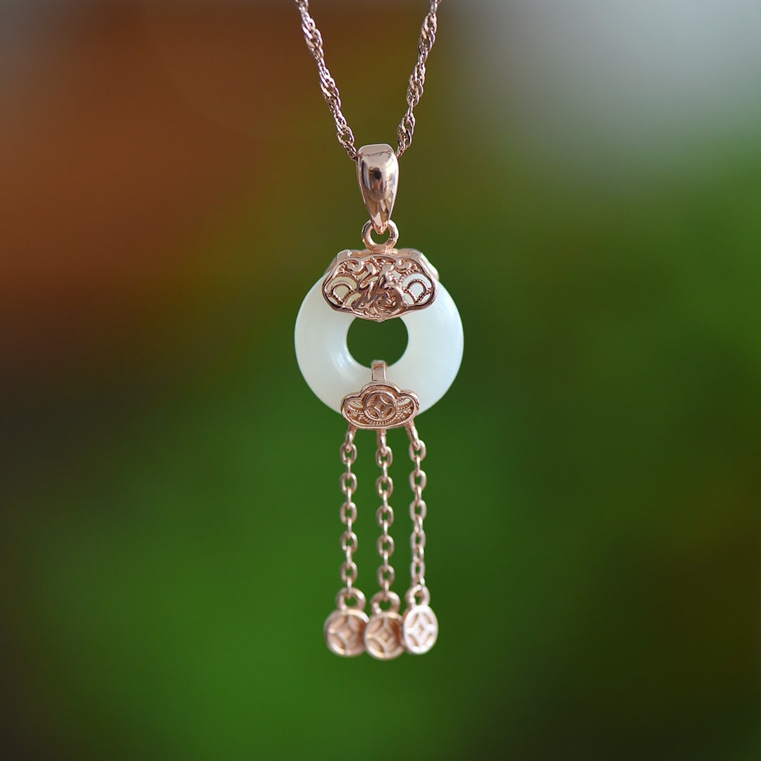 An Exquisite Sterling Silver-Gold Plated Inlaid White Jade Pendant: An Exquisite Sterling Silver-Gold Plated Inlaid White Jade Pendant, 纯银镀金镶白玉吊坠
