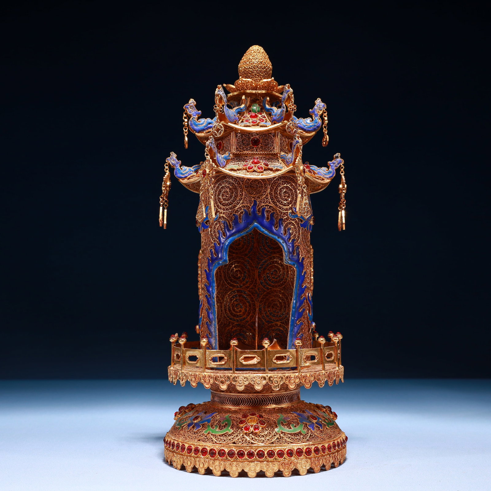 An Exquisite Filigree and Gilding Lotus Pattern Niche,Inlaid Gems: An Exquisite Filigree and Gilding Lotus Pattern Niche,Inlaid Gems,Qing Dynasty,China,Qianlong Four-character Mark,Size:5.1inx12.2in,Weight:1000g 掐丝鎏金缠枝莲