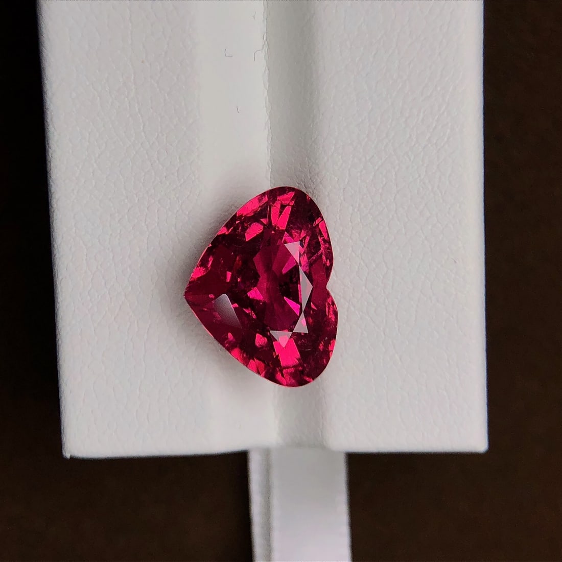 7Ctw Natural Tourmaline Loose: 7Ctw Natural Tourmaline Loose,Size:0.4inx0.6inx0.3in 7Ctw天然碧玺裸石