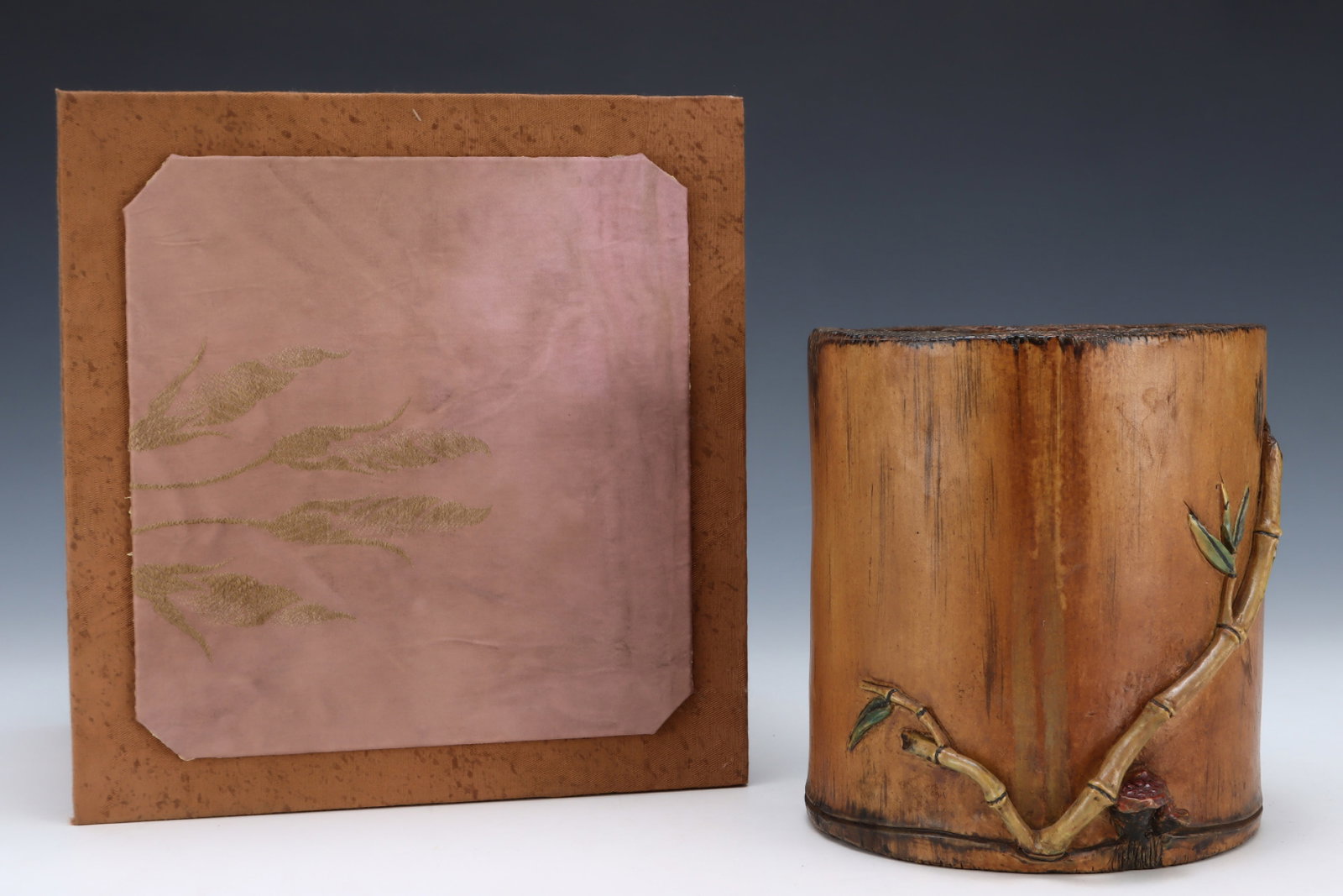An Exquisite Biomimetic Porcelain Bamboo Pattern Brush Pot: An Exquisite Biomimetic Porcelain Bamboo Pattern Brush Pot,Qing Dynasty,China,with Mark,Size:6.1inx5.4in 仿生瓷竹纹笔筒,中国清代,ñ