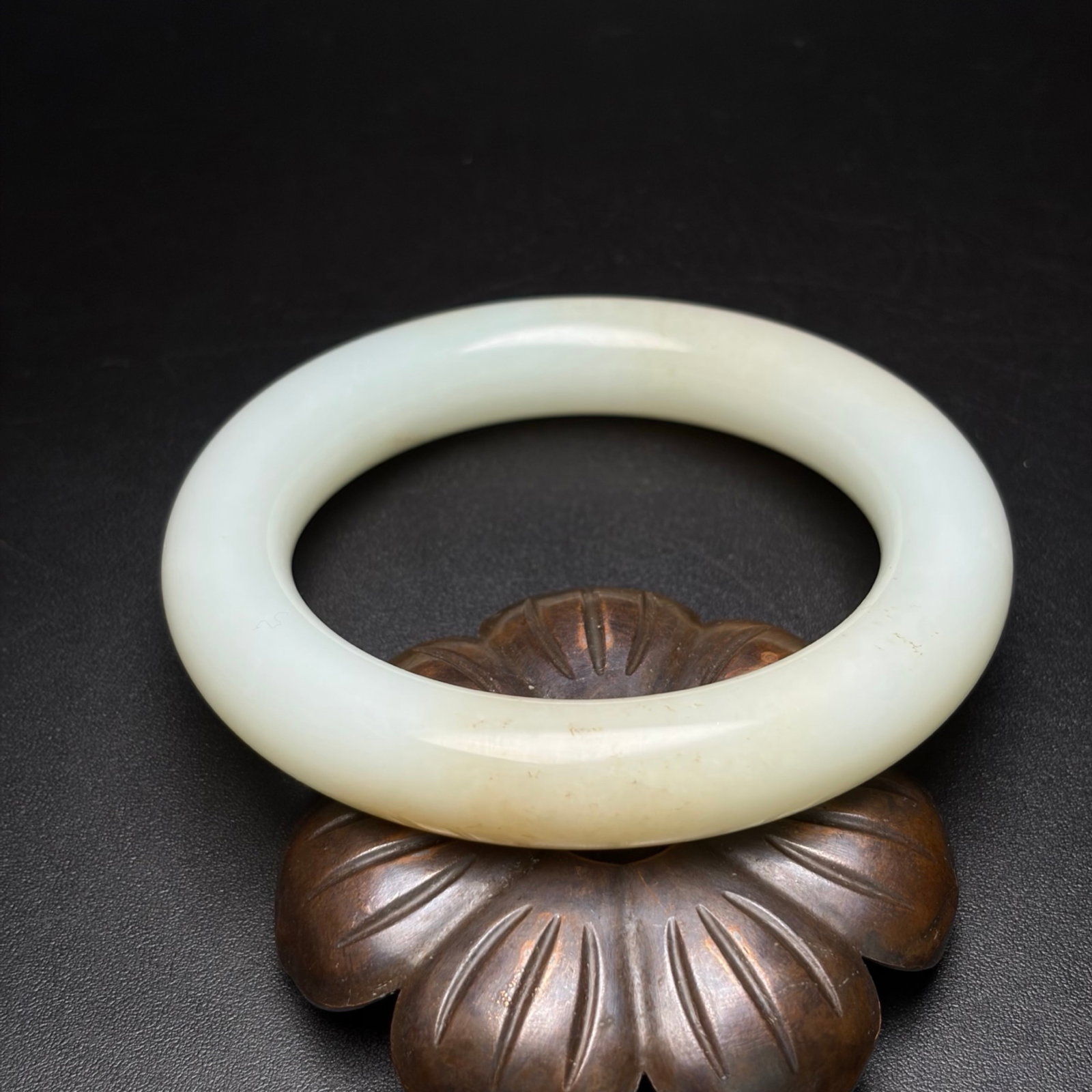 An Exquisite White Jade Bracelets - 5