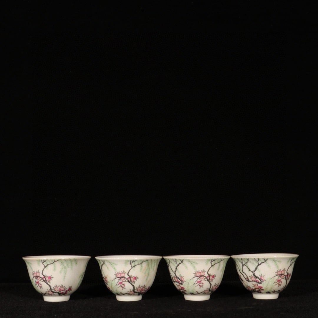 A Set of Fine Famille-Rose Flower and Bird Pattern Cups,with poem: A Set of Fine Famille-Rose Flower and Bird Pattern Cups,with poem,Qing Dynasty,China,Qianlong Six-character Mark,Size:(Bowl)3.7inx3.6in,(Cup)1.7inx3.1in 一套粉彩花鸟