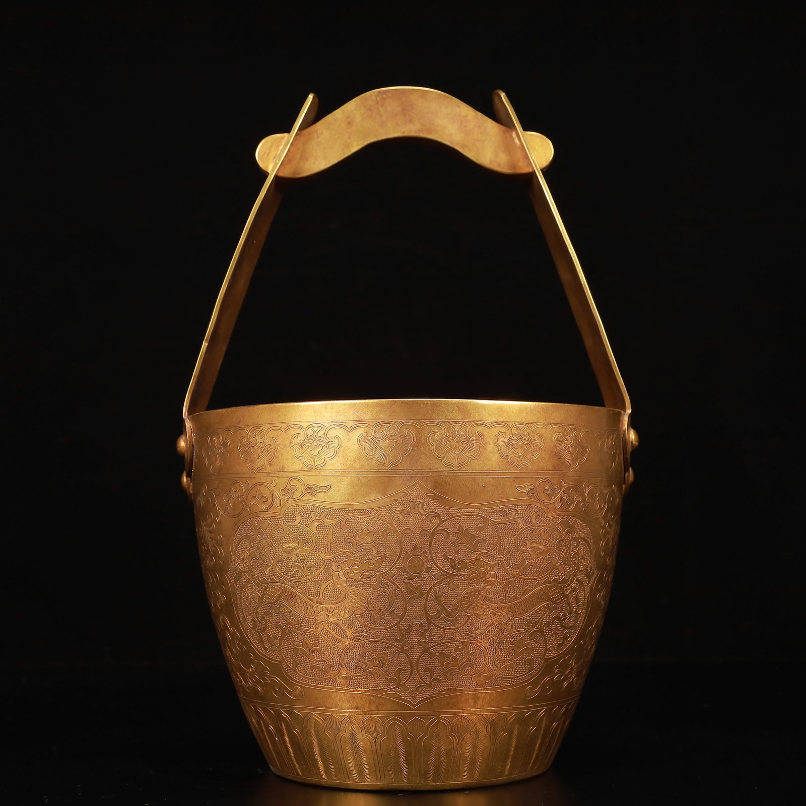 A Rare Gilt Bronze Auspicious Beast Pattern Ornament: A Rare Gilt Bronze Auspicious Beast Pattern Ornament,Qing Dynasty, China,Size:7.9inx8.3inx12.2in,Weight:2000g