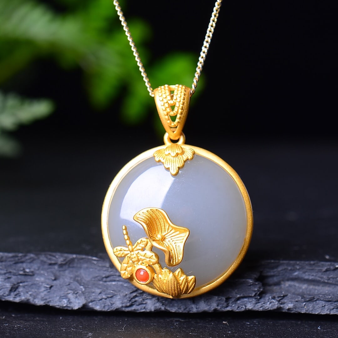 A Set of Fine Sterling Silver-Gold Plated Inlaid White Jade Jewelrys: A Set of Fine Sterling Silver-Gold Plated Inlaid White Jade Jewelrys,Size:(Earrings)0.4inx0.4in,(Pendant)0.9inx0.9in