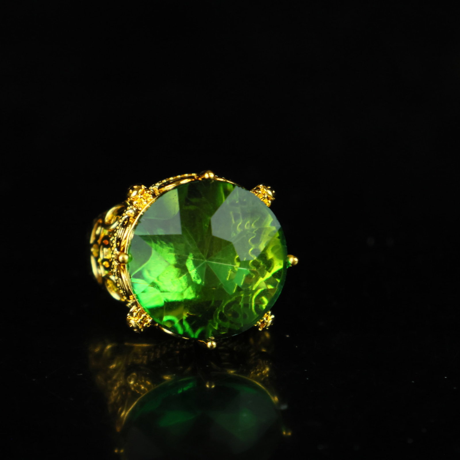 An Exquisite Ring (1 of 8)