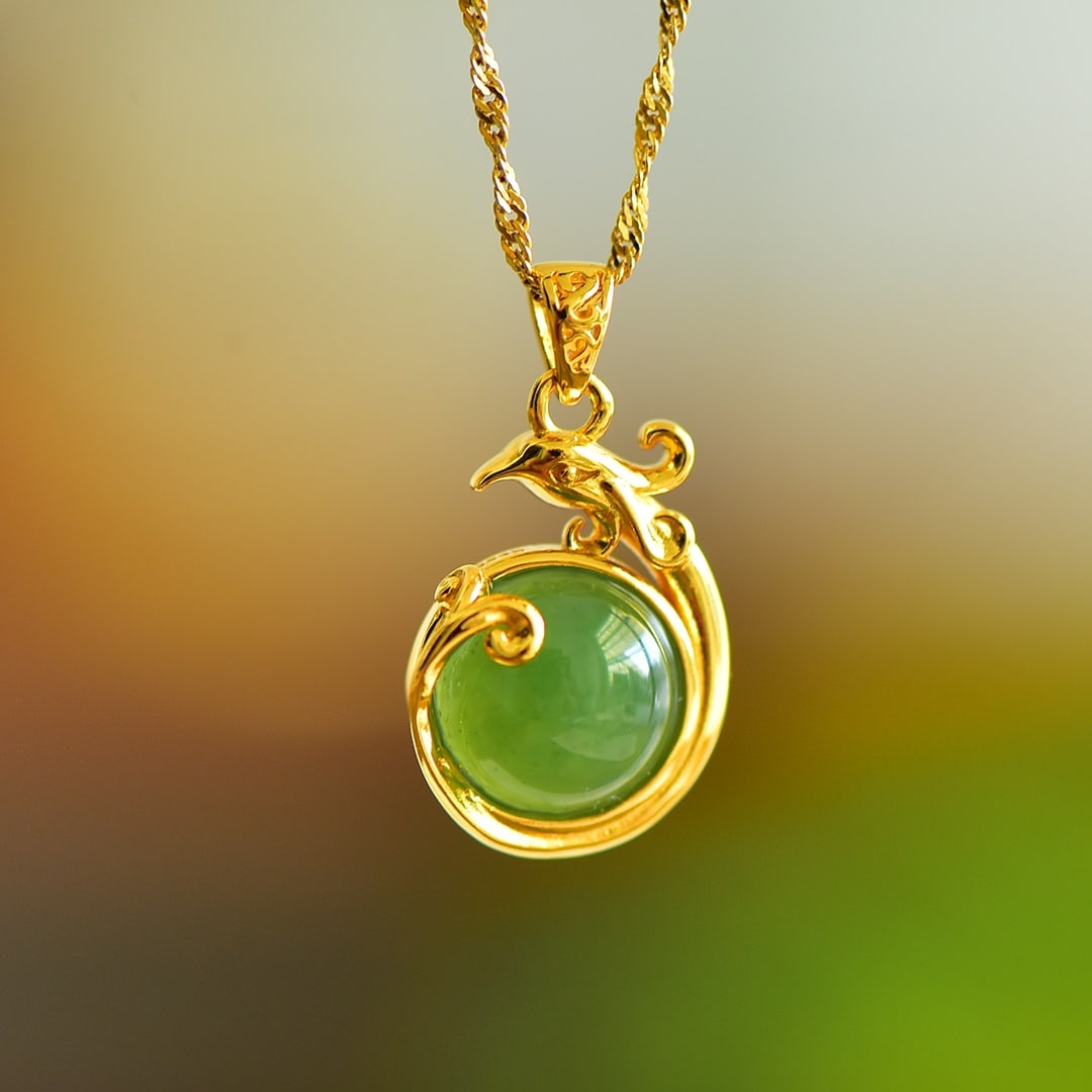 An Exquisite Sterling Silver-Gold Plated Inlaid Jasper Pendant: An Exquisite Sterling Silver-Gold Plated Inlaid Jasper Pendant 纯银镀金镶碧玉项链