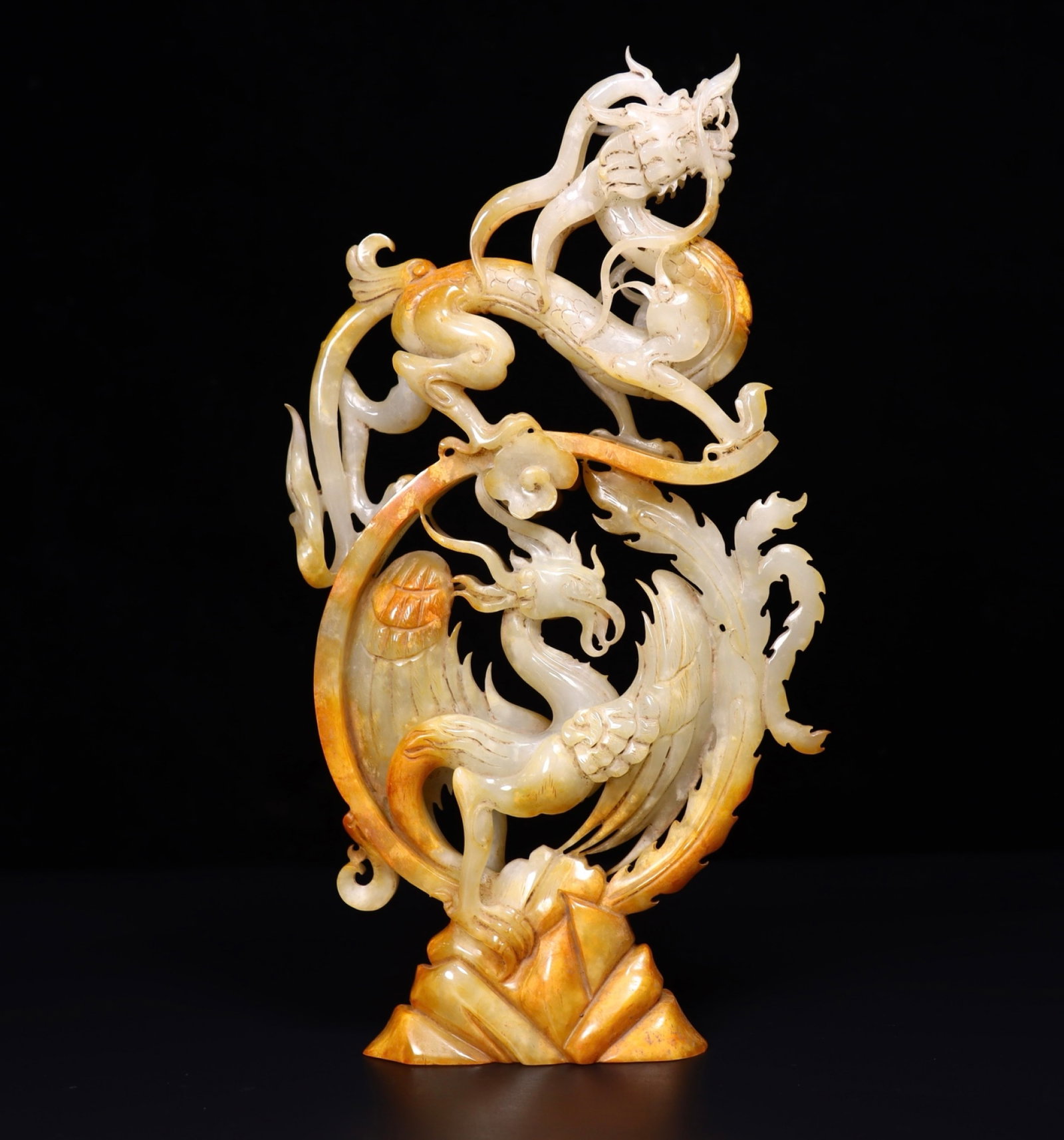 An Exquisite White Jade Dragon and Phoenix Ornament: An Exquisite White Jade Dragon and Phoenix Ornament,Qing Dynasty, China,Size:5.5inx1inx10.4in,Weight:721g 白玉龙凤摆件,中国清代