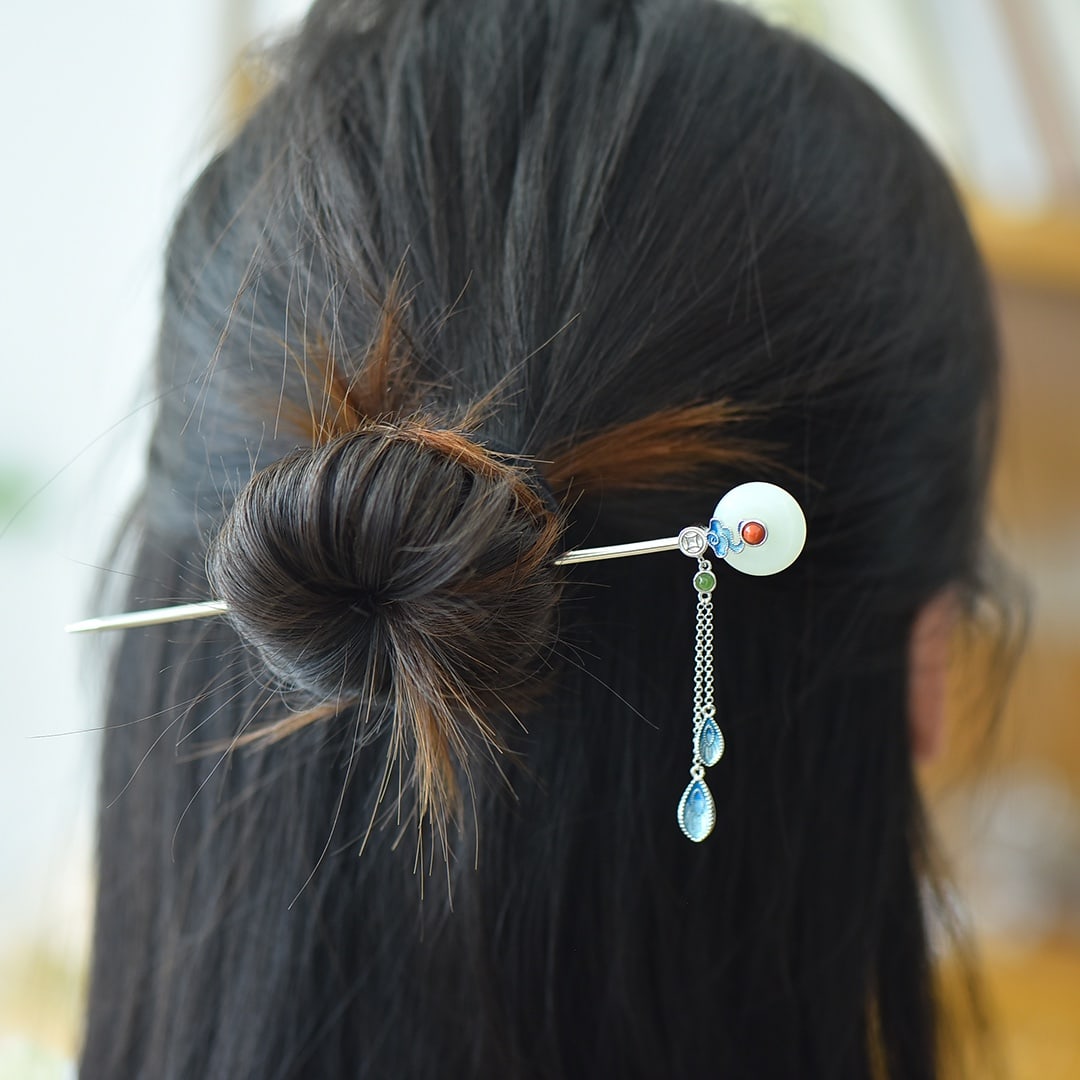 An Exquisite Sterling Silver Inlaid White Jade Enamel Hairpin: An Exquisite Sterling Silver Inlaid White Jade Enamel Hairpin,Size:0.7inx0.7in 纯银镶白玉珐琅发簪