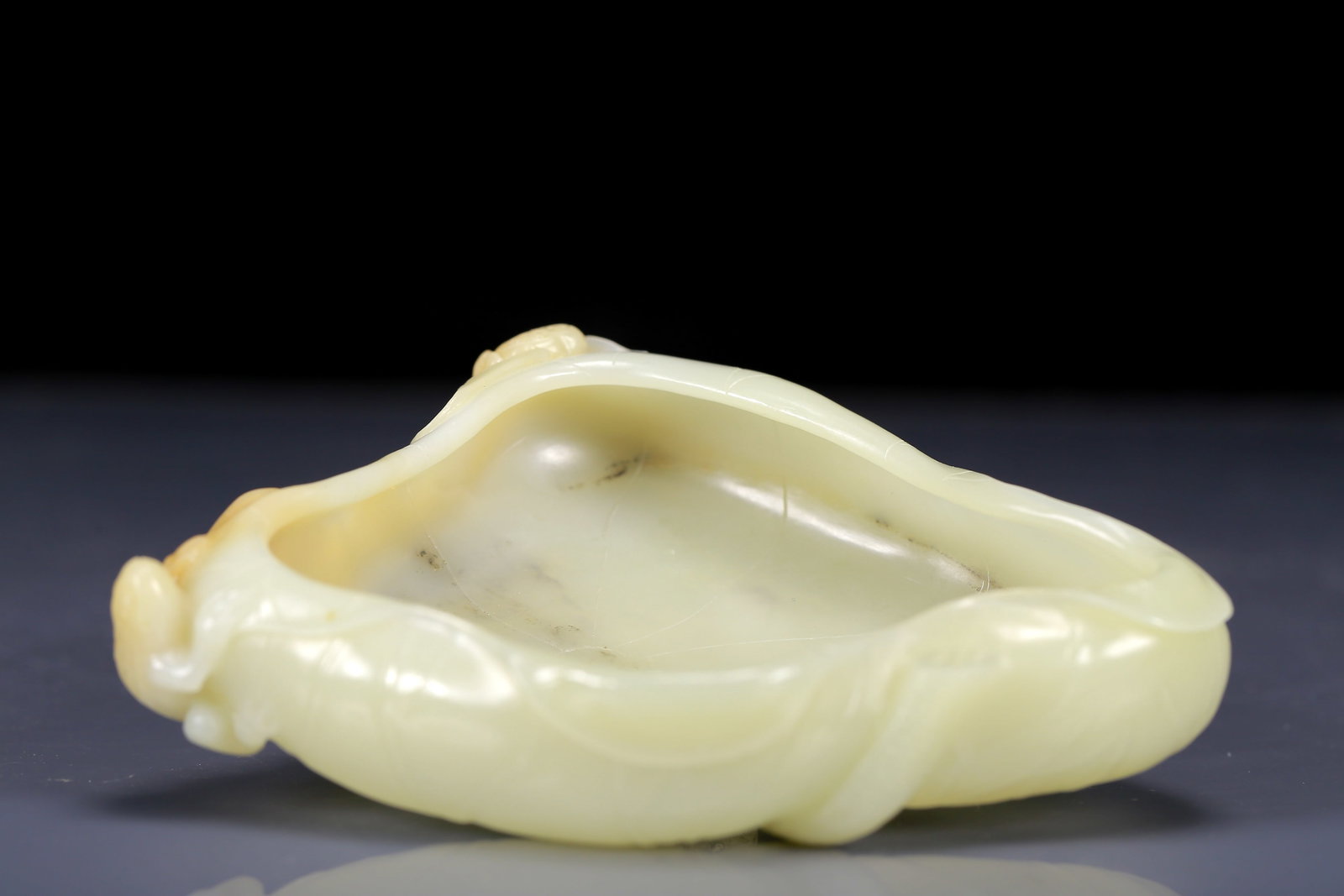 An Exquisite White Jade Lotus Root Pattern Brush Washer: An Exquisite White Jade Lotus Root Pattern Brush Washer,Qing Dynasty, China, Qianlong Four-character Mark,Size:5.5inx4.3inx1.2in,Weight:225g 白玉莲藕纹笔洗