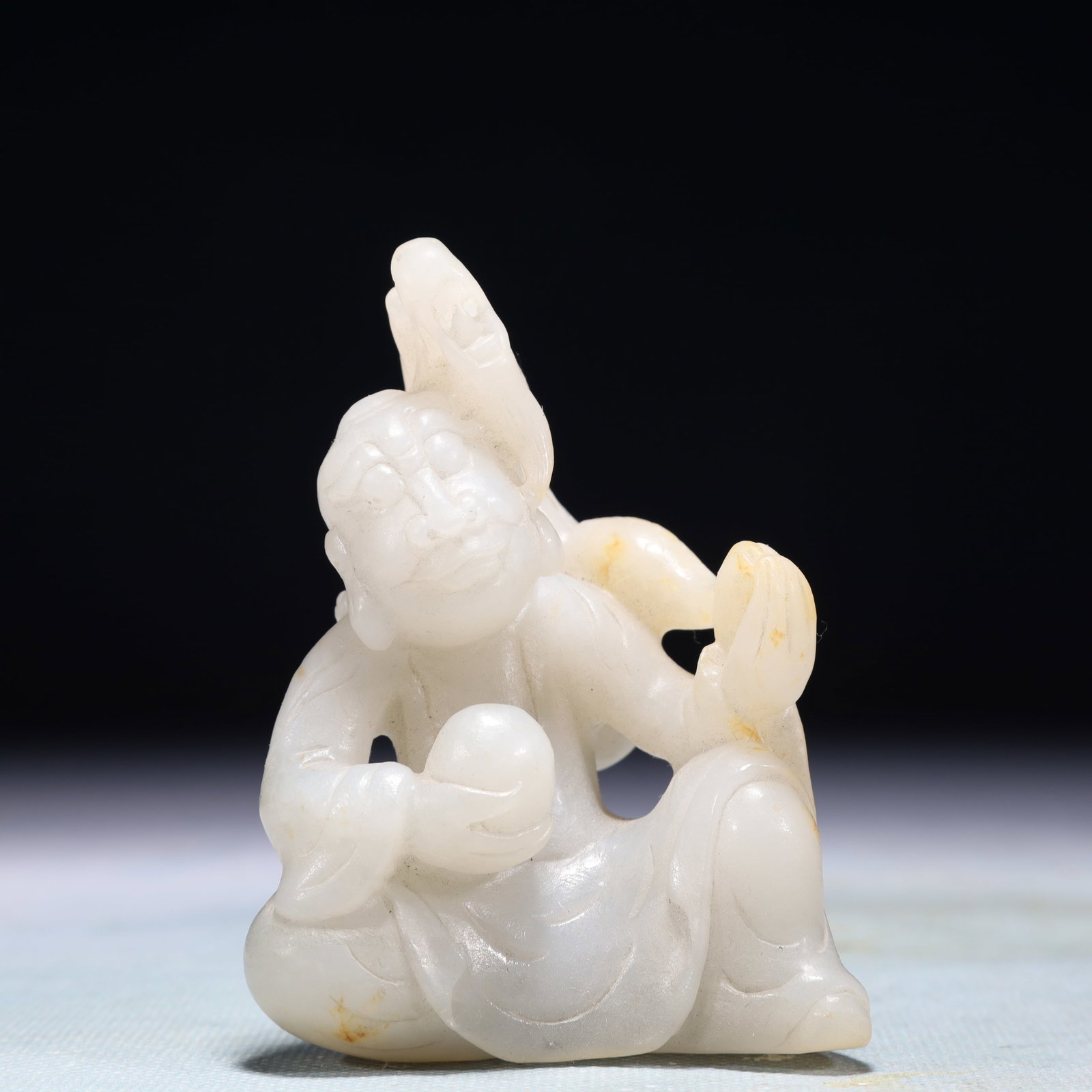 An Exquisite White Jade Figure Ornament: An Exquisite White Jade Figure Ornament,Qing Dynasty,China,Size:2.6inx2inx3.1in,Weight:237.9g 白玉人物摆件,中国清代
