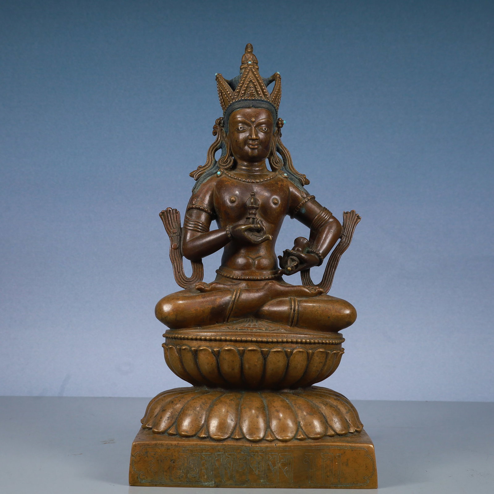 A Solemn Bronze Statue of Vajrasattva,With Inscription: A Solemn Bronze Statue of Vajrasattva,With Inscription,Qing Dynasty, China,Size:7.1inx6.3inx14.2in,Weight:5800g 铜金刚萨陲像,带铭文,中ࢲ
