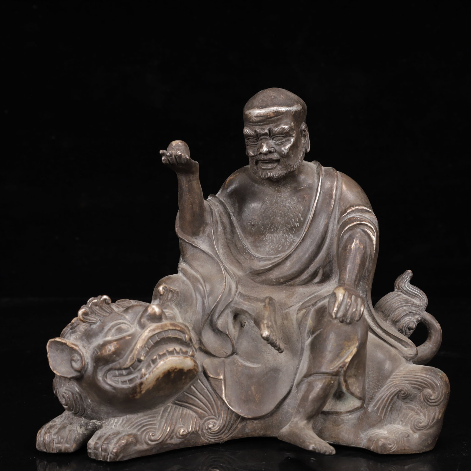 An Exquisite Silver-Plated Bronze Figure Ornament: An Exquisite Silver-Plated Bronze Figure Ornament,Qing Dynasty,China,Qianlong Four-Character Mark,Size:7.5inx3.9inx6.7in,Weight:2300g 铜镀银人物摆件,中&