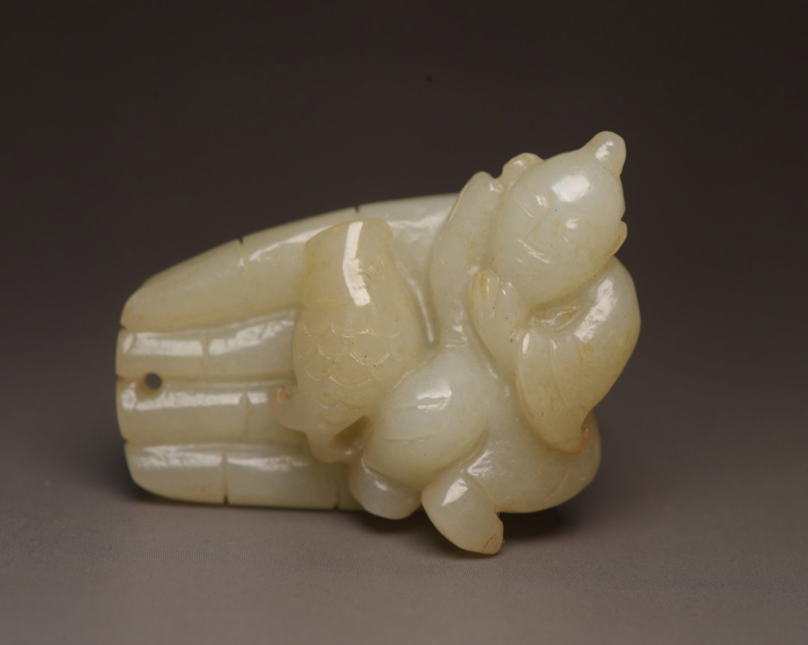 An Exquisite White Jade Figure Ornament: An Exquisite White Jade Figure Ornament,Qing Dynasty,China,Size:1.7inx1.3inx0.7in,Weight:29g 白玉人物摆件,中国清代