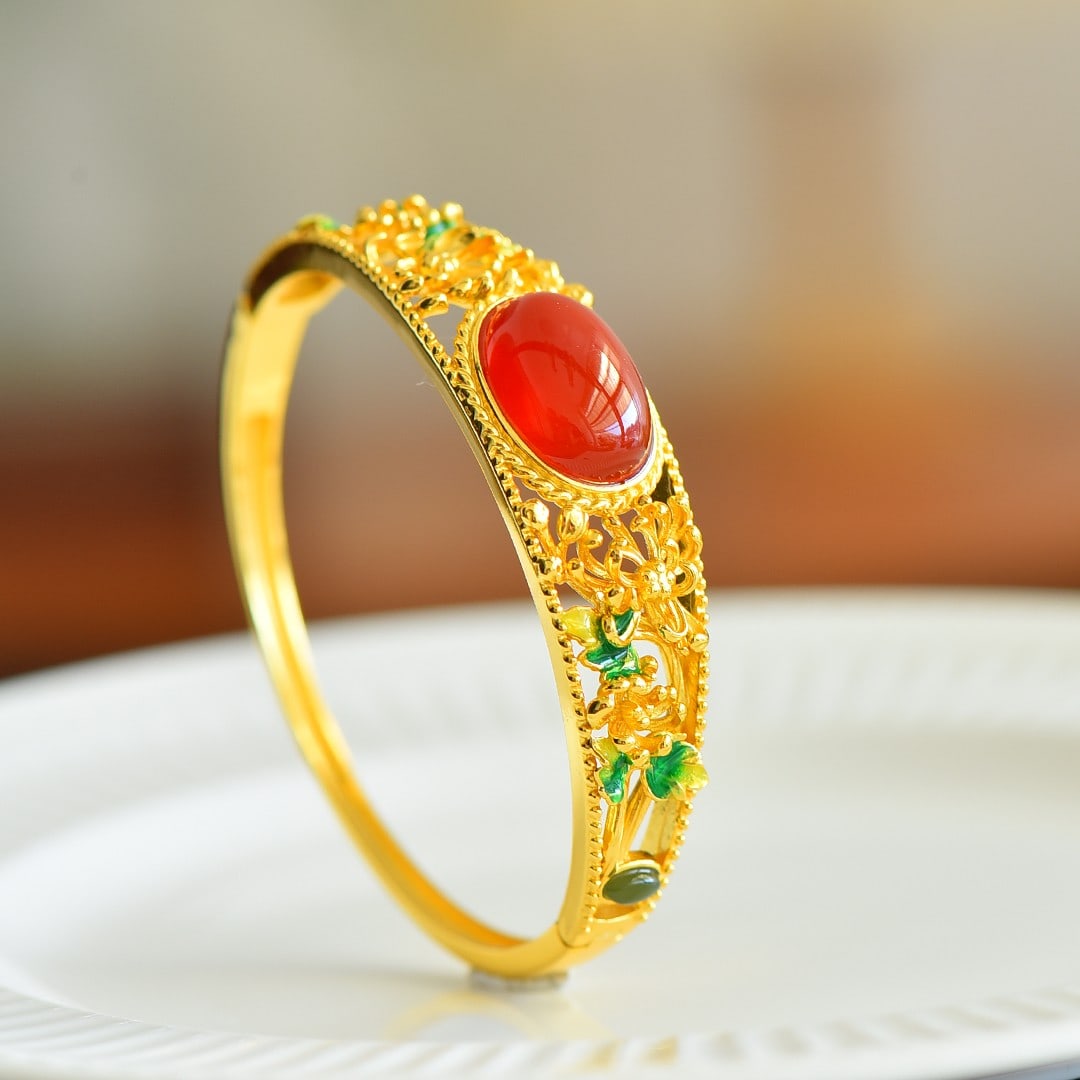 An Exquisite Sterling Silver-Gold Plated Inlaid Agate Enamel Bracelets: An Exquisite Sterling Silver-Gold Plated Inlaid Agate Enamel Bracelets,Size:0.5inx0.7in 纯银镀金镶玛瑙珐琅手镯