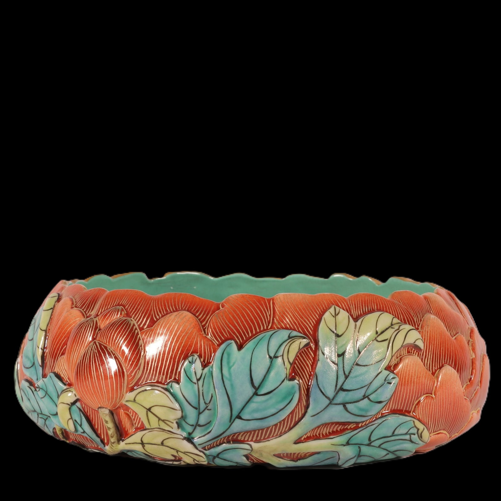 An Exquisite Enamel Iron-Red Painted Gold Lotus Pattern Brush Washer: An Exquisite Enamel Iron-Red Painted Gold Lotus Pattern Brush Washer,Qing Dynasty,China,Size:2inx5.4in 珐琅彩矾红描金荷花纹笔洗,