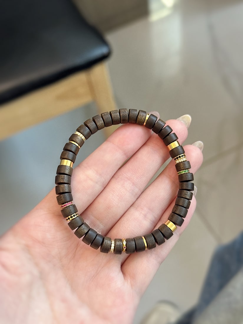 An Exquisite Eaglewood Bracelets - 2